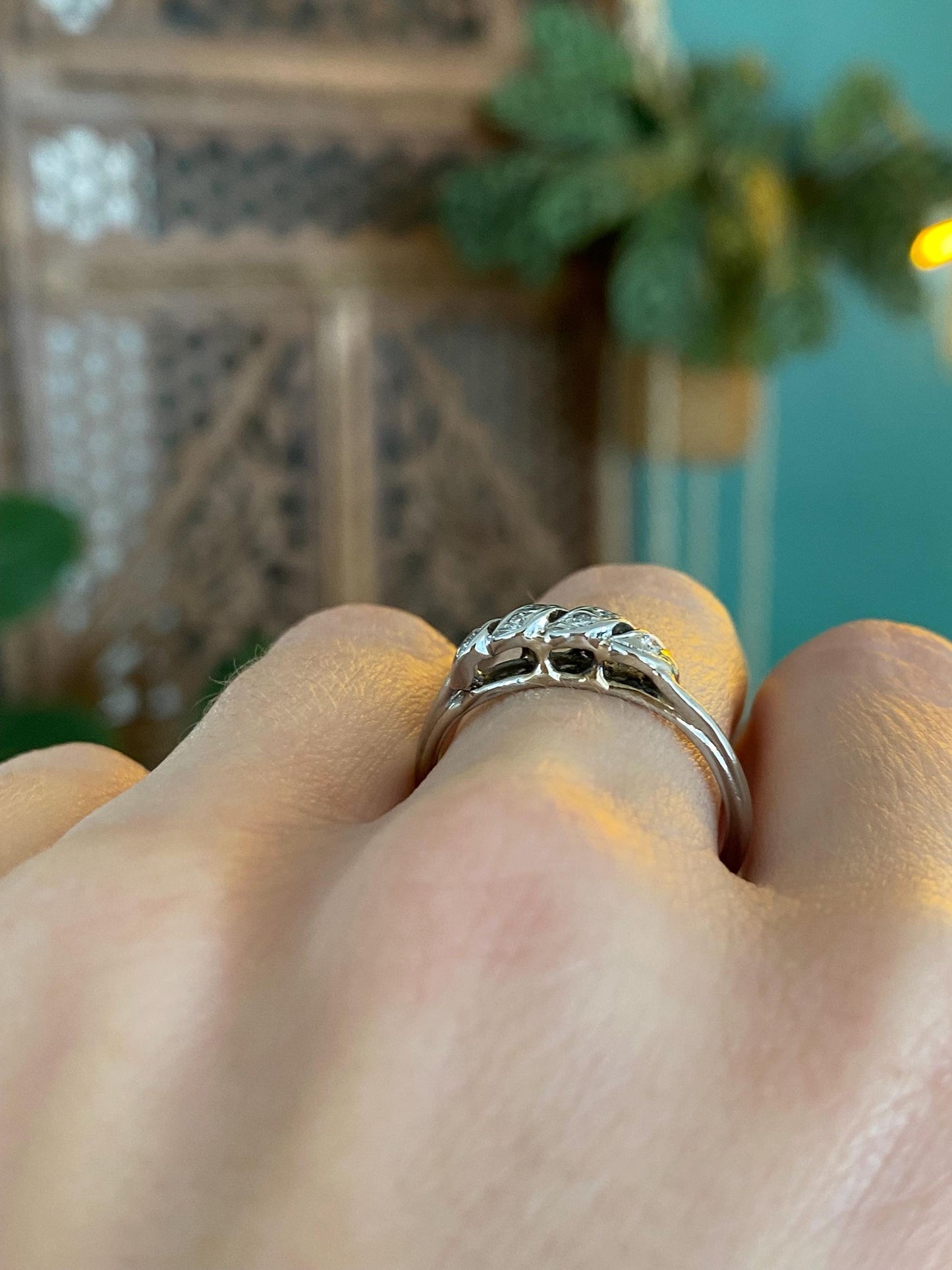 Vintage Solid 18k White Gold Diamond Twist Ring - Size 7.75