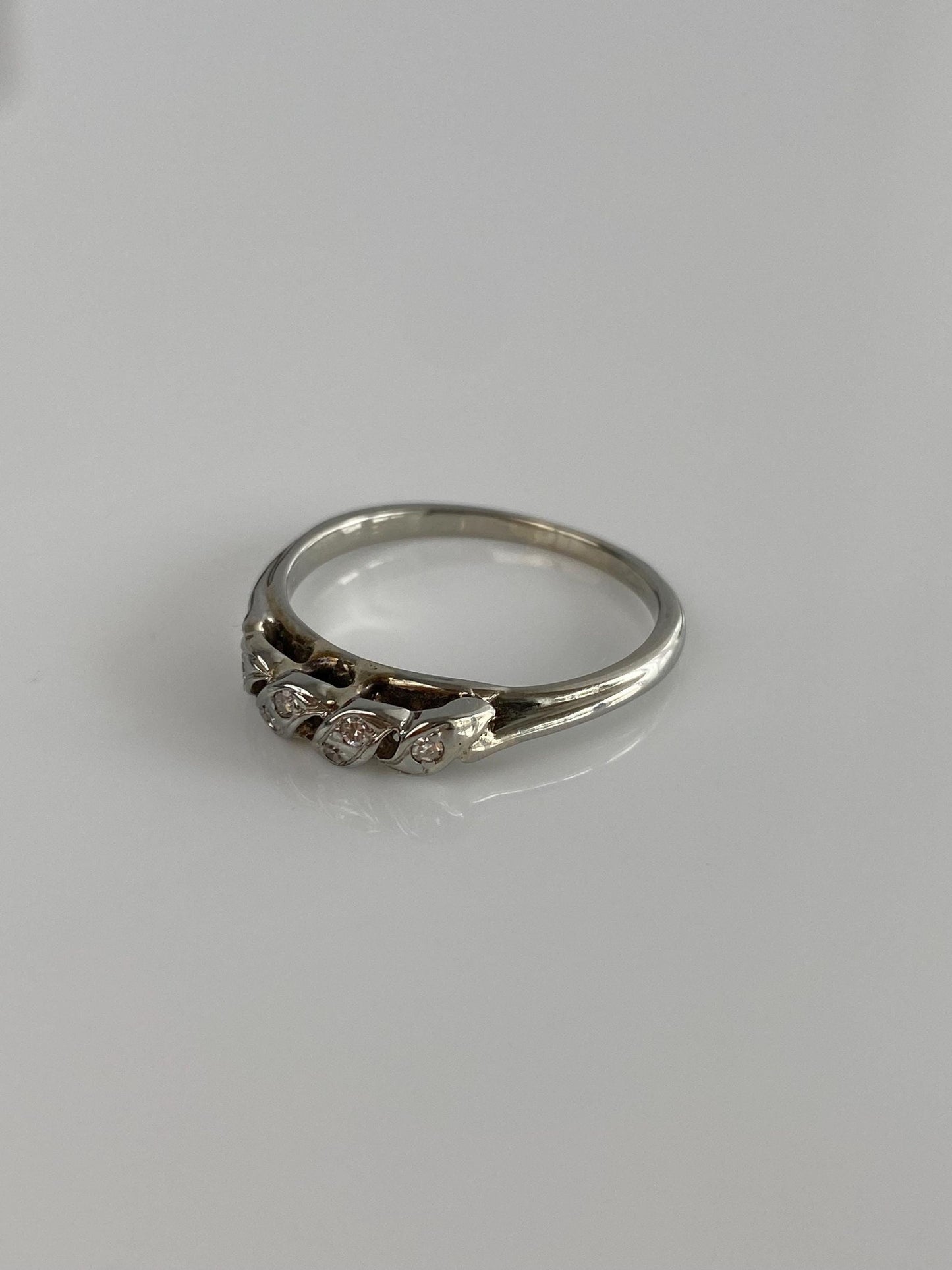 Vintage Solid 18k White Gold Diamond Twist Ring - Size 7.75