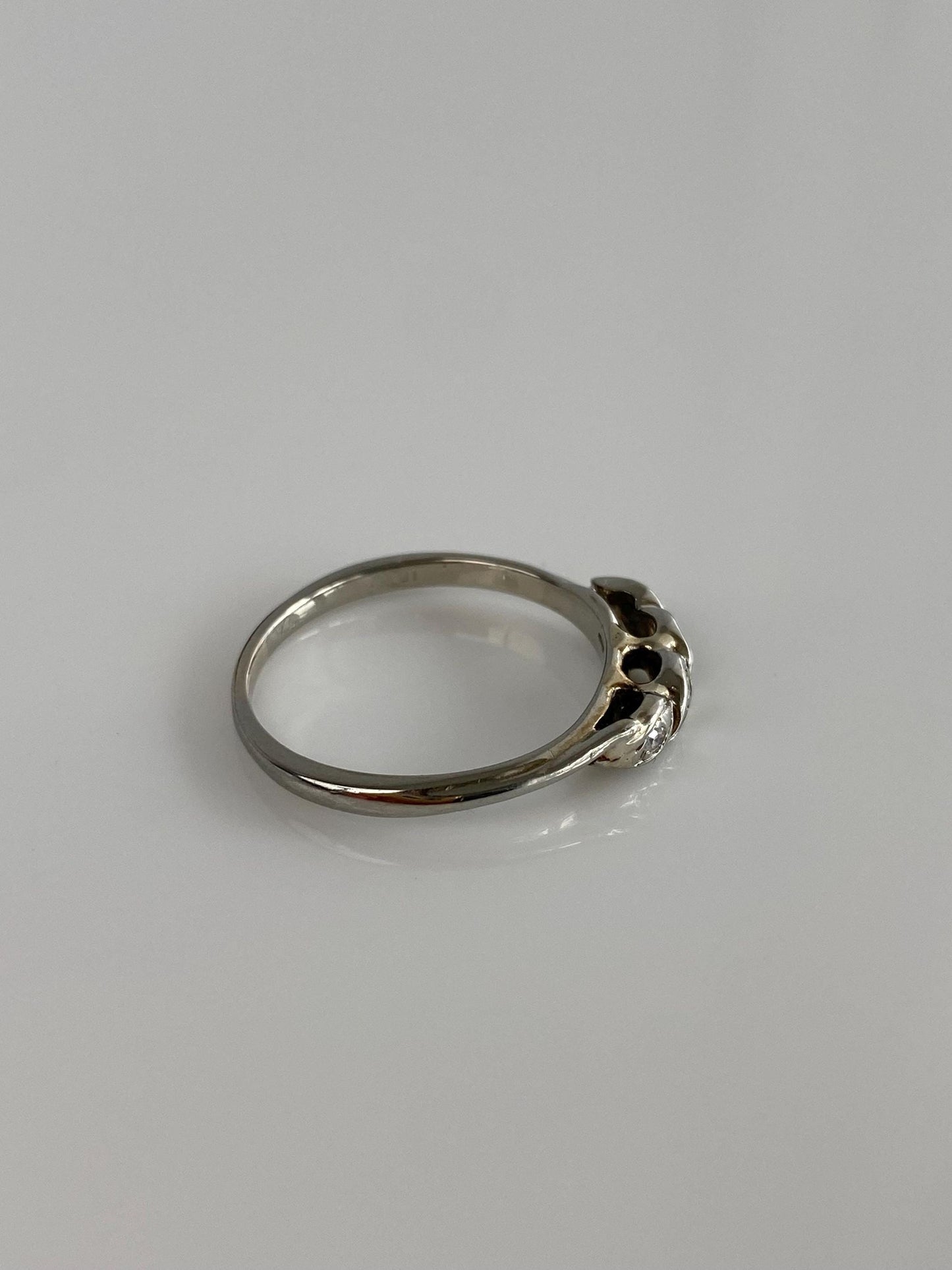 Vintage Solid 18k White Gold Diamond Twist Ring - Size 7.75