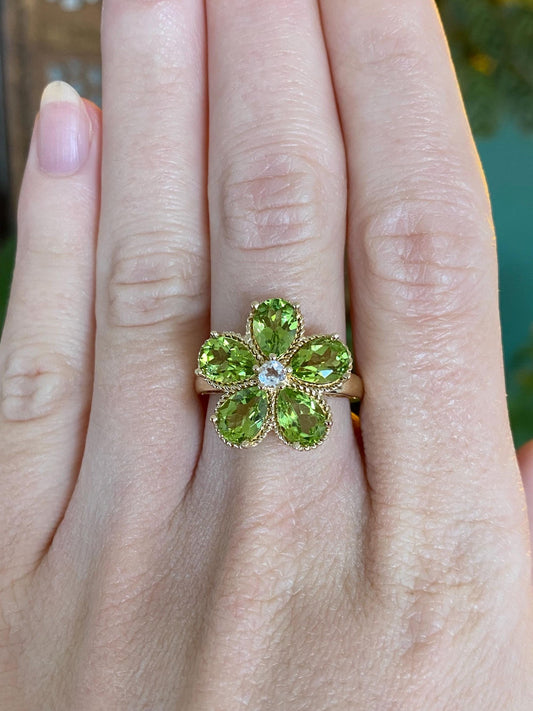 Vintage Solid 14k Yellow Gold Clear Spinel Peridot Flower Ring - Size 6.75