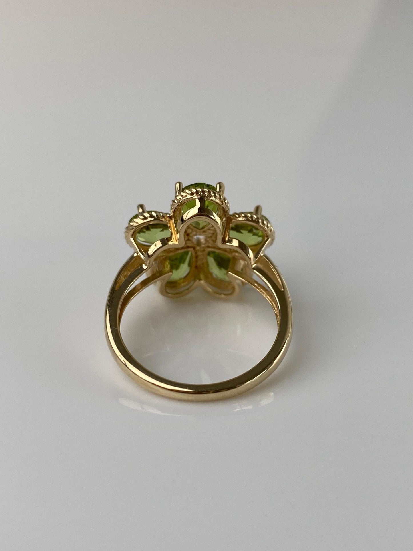 Vintage Solid 14k Yellow Gold Clear Spinel Peridot Flower Ring - Size 6.75