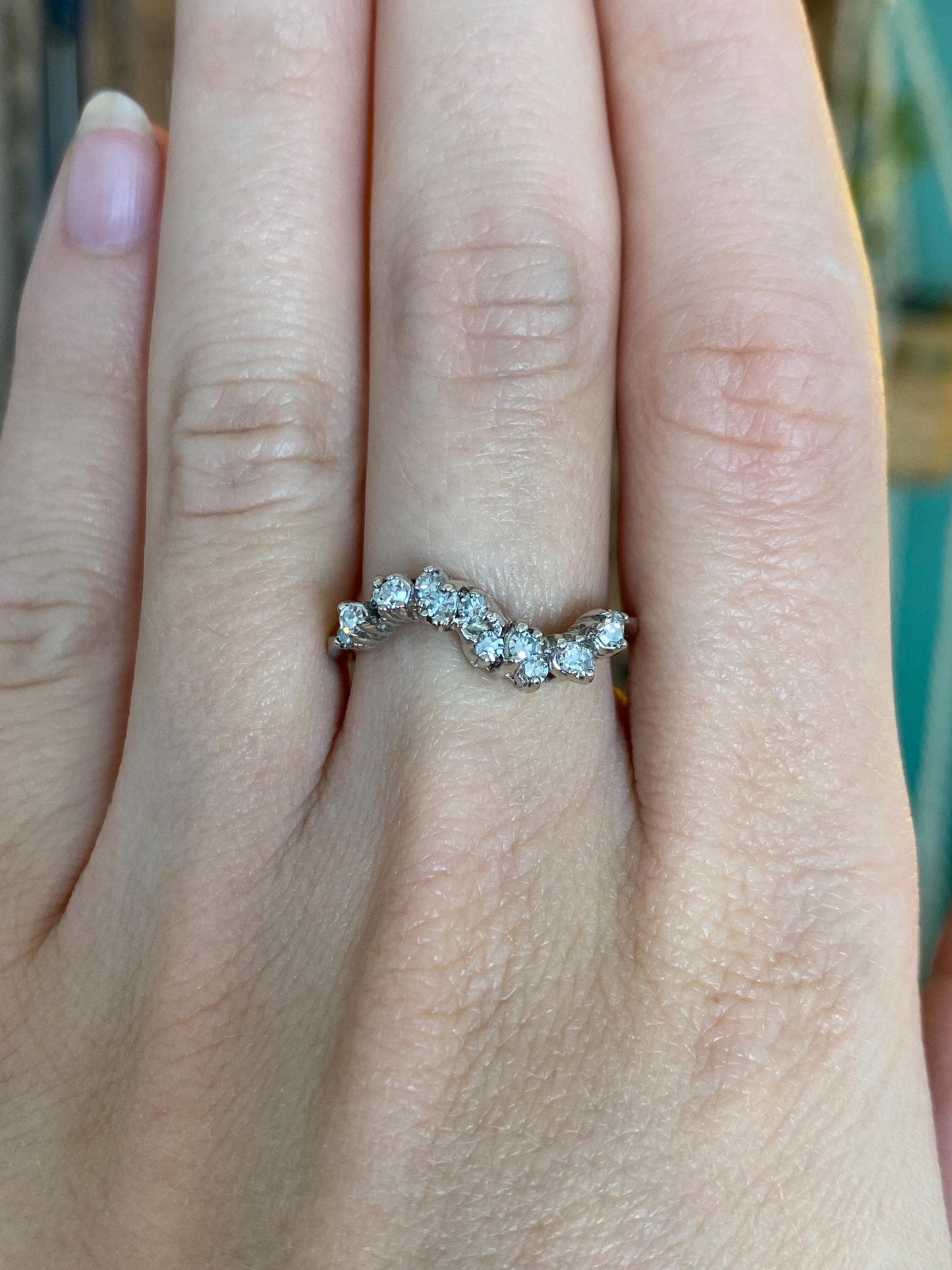 Vintage Solid 14k White Gold Diamond Wavy Ring Band - Size 7.25