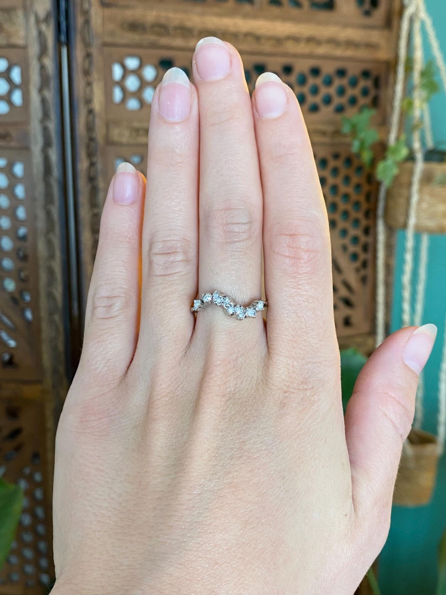 Vintage Solid 14k White Gold Diamond Wavy Ring Band - Size 7.25