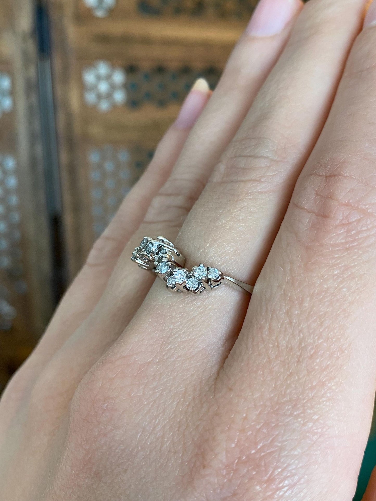 Vintage Solid 14k White Gold Diamond Wavy Ring Band - Size 7.25
