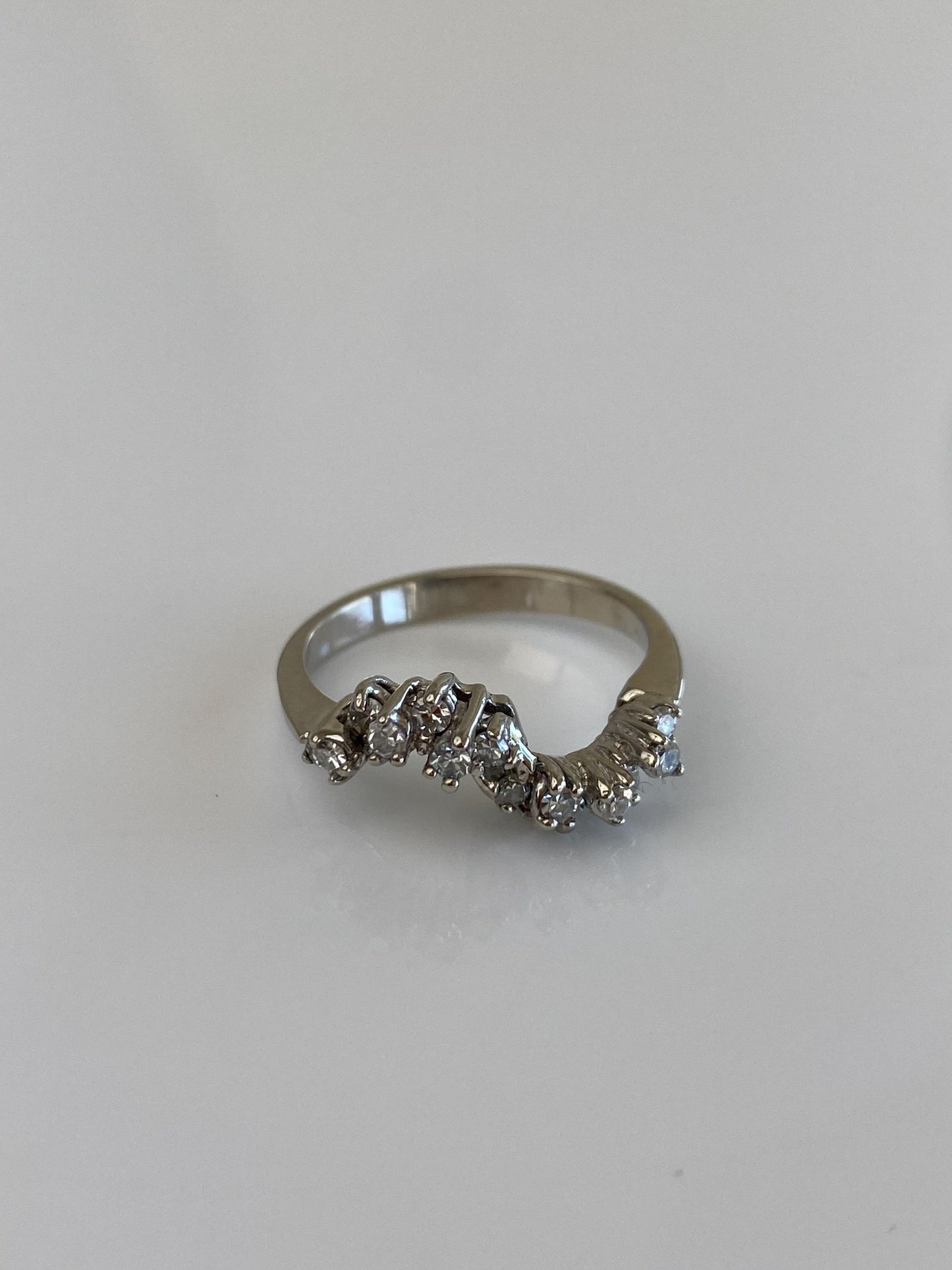 Vintage Solid 14k White Gold Diamond Wavy Ring Band - Size 7.25