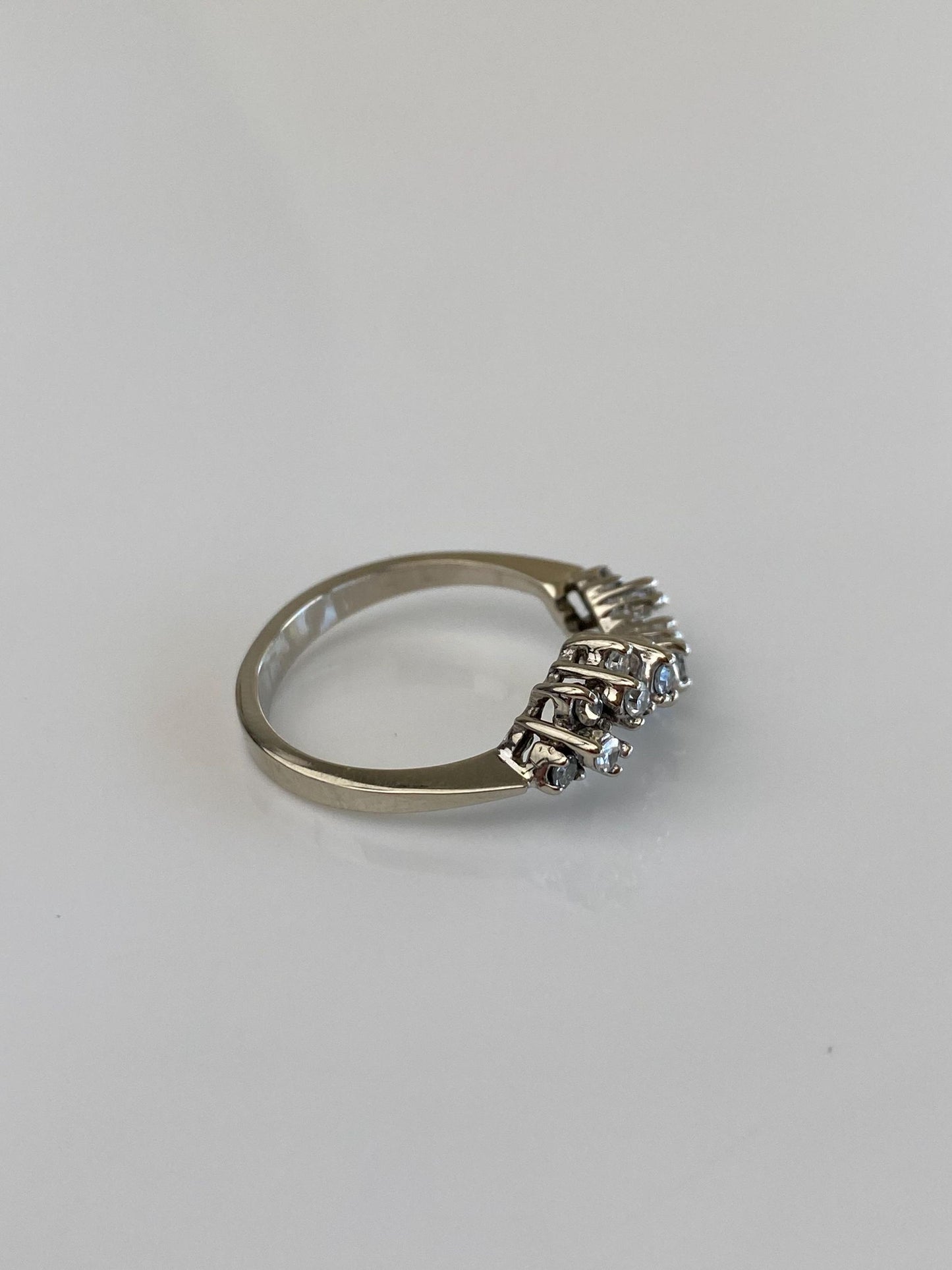 Vintage Solid 14k White Gold Diamond Wavy Ring Band - Size 7.25