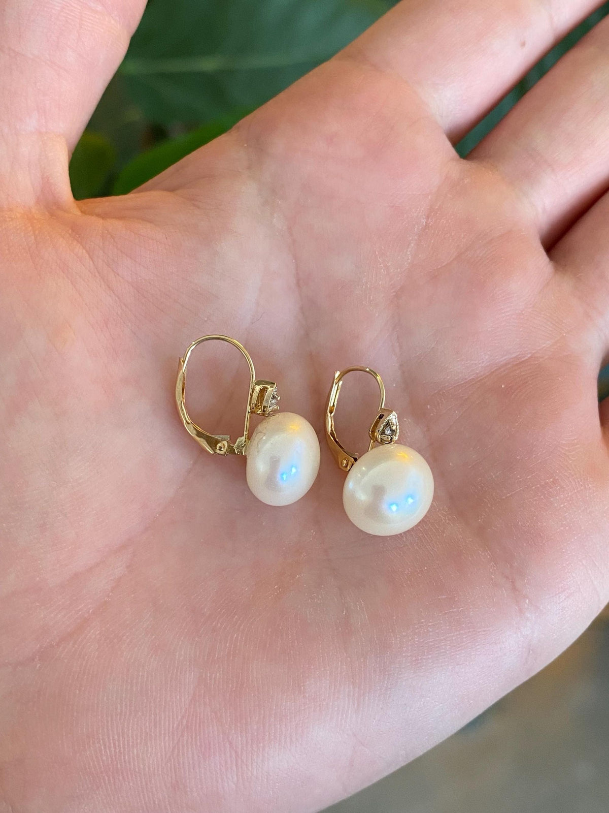 Vintage Solid 14k Yellow Gold Mabe Pearl Diamond Drop Earrings