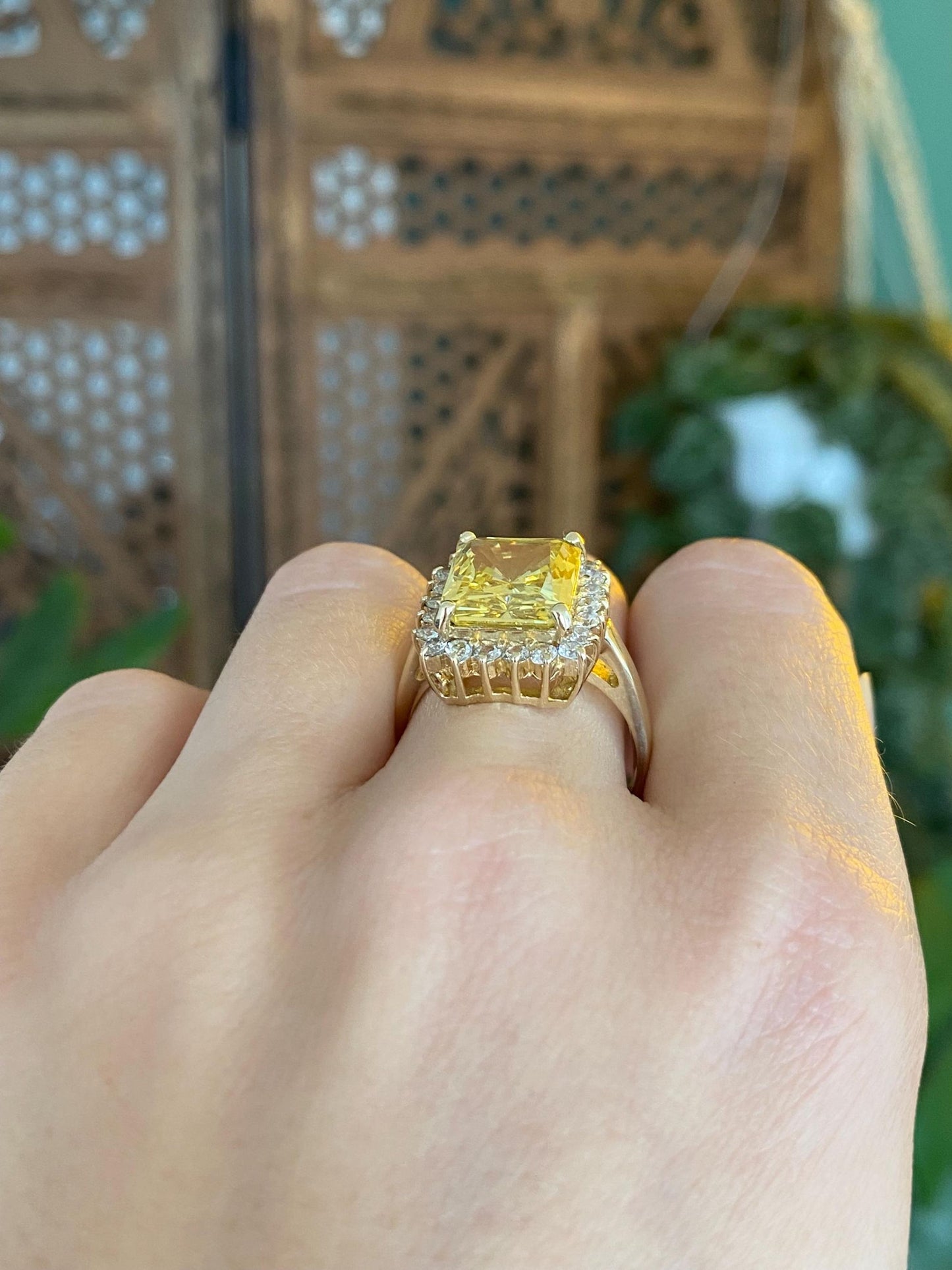 Vintage Solid 14k Yellow Gold Yellow & Clear Cubic Zirconia Cocktail Ring - Size 8.75