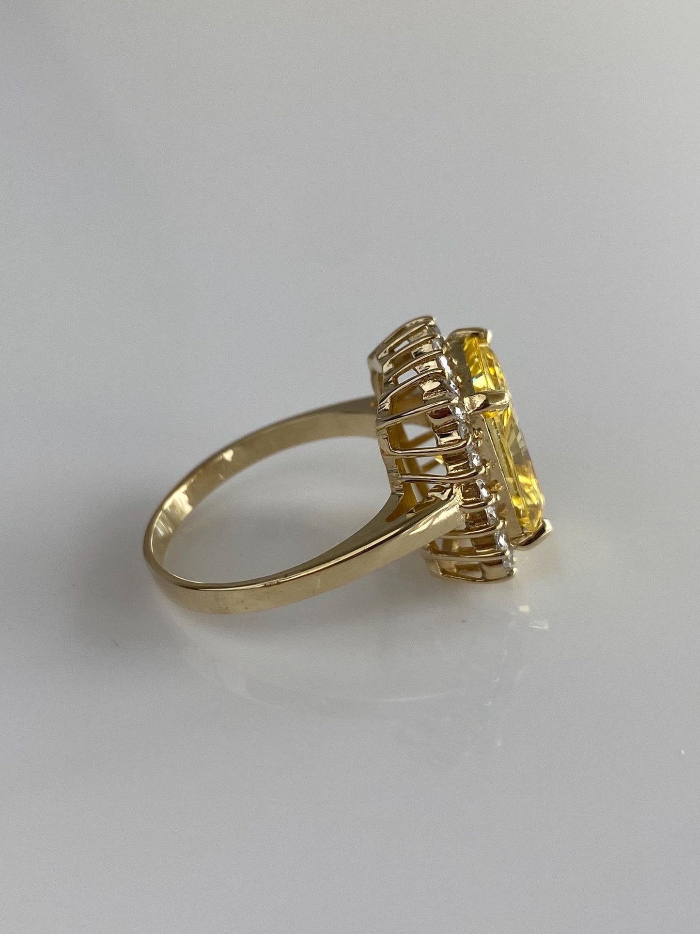 Vintage Solid 14k Yellow Gold Yellow & Clear Cubic Zirconia Cocktail Ring - Size 8.75