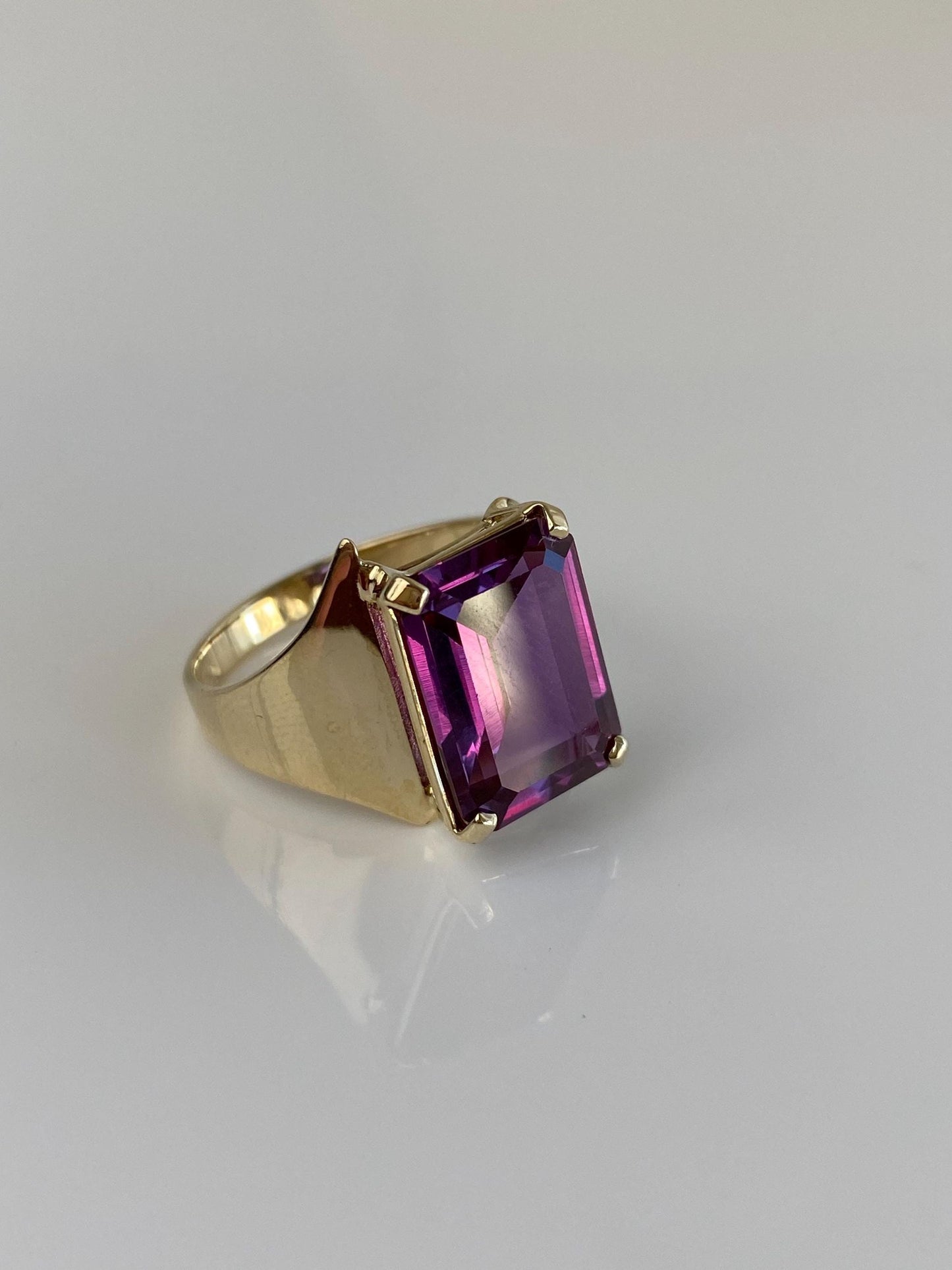 Vintage Solid 10k Yellow Gold Purple Sapphire Ring - Size 9.75