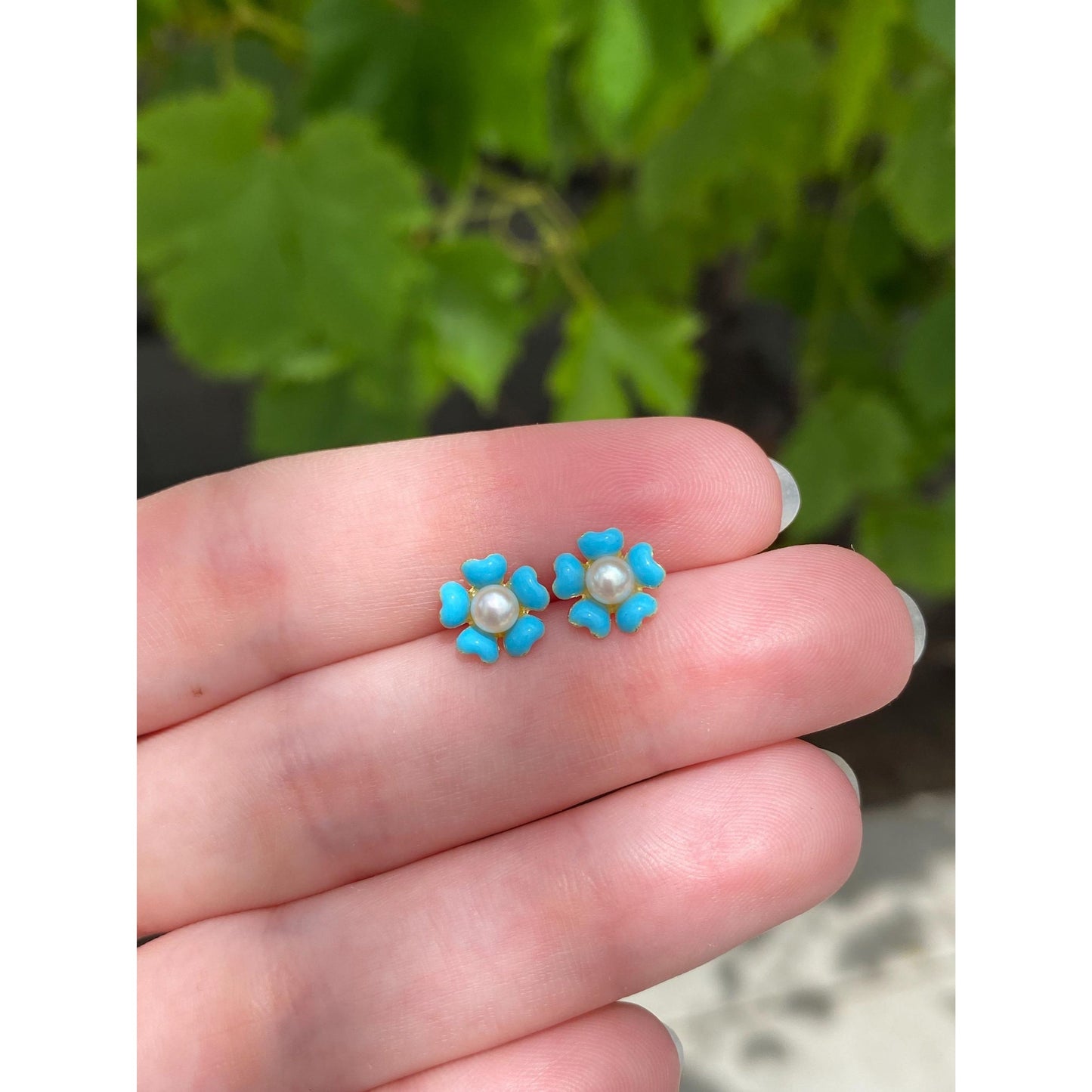 Vintage Solid 14k Yellow Gold Pearl Blue Enamel Flower Stud Earrings