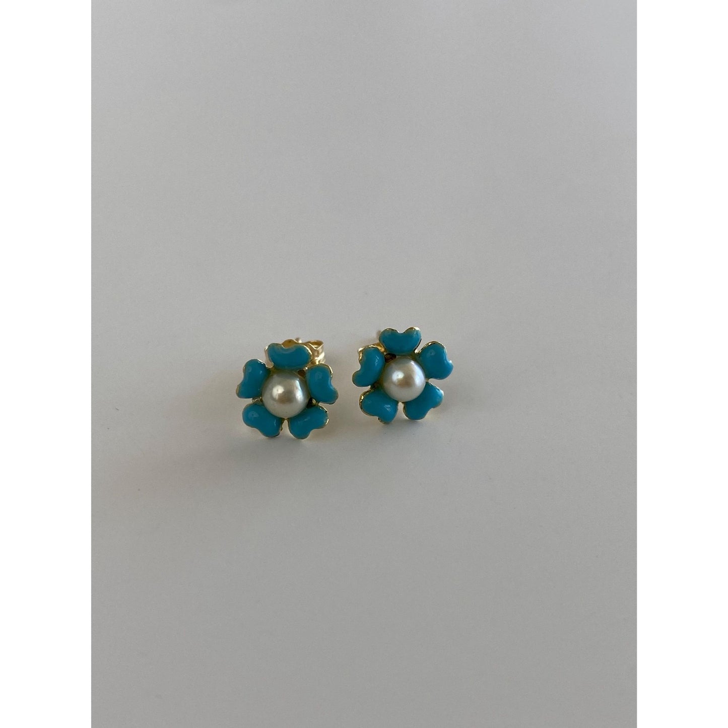 Vintage Solid 14k Yellow Gold Pearl Blue Enamel Flower Stud Earrings