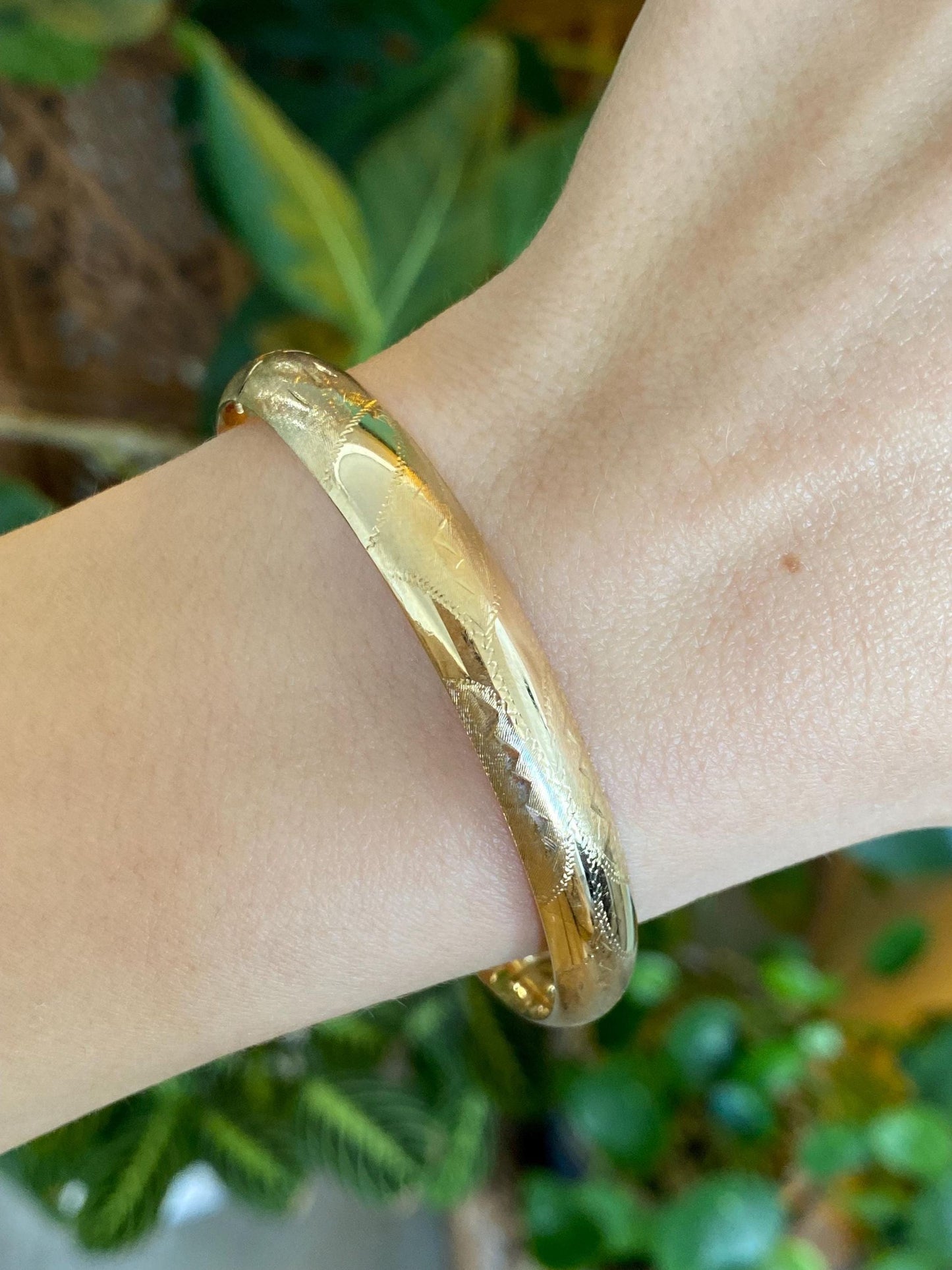 Vintage 14k Yellow Gold Engraved Bangle Bracelet