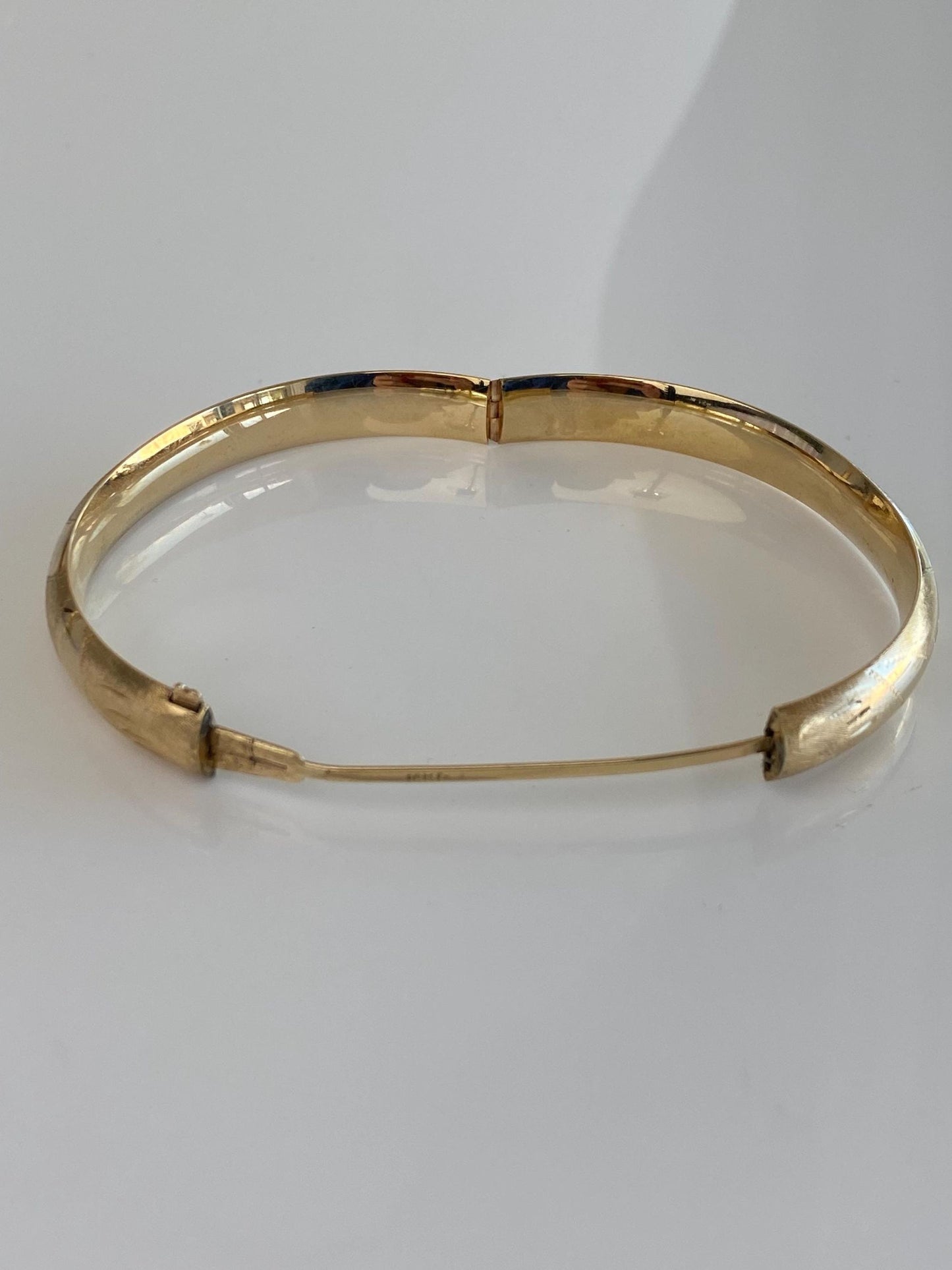 Vintage 14k Yellow Gold Engraved Bangle Bracelet