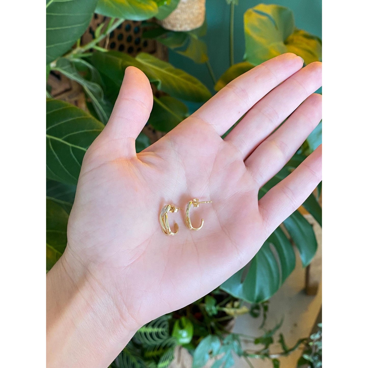 Vintage Solid 14k Yellow Gold Diamond Drop Earrings