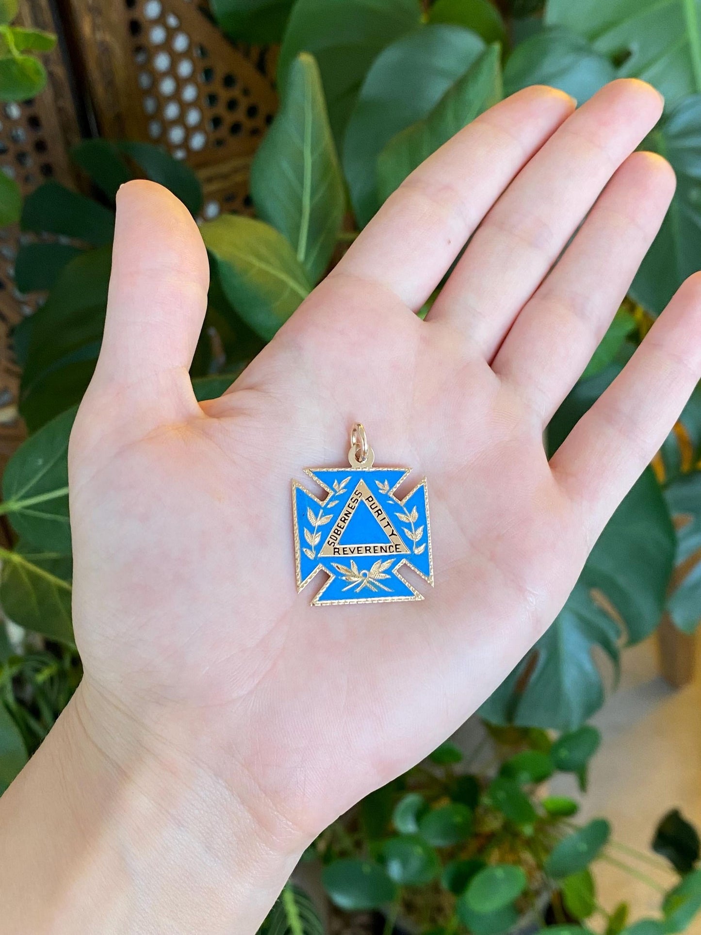 Vintage Solid 14k Yellow Gold Blue Enamel Reverence Soberness Purity Charm