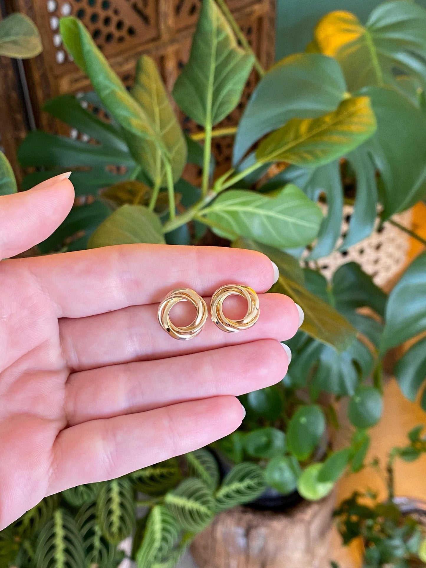 Vintage 14k Yellow Gold Knot Stud Earrings