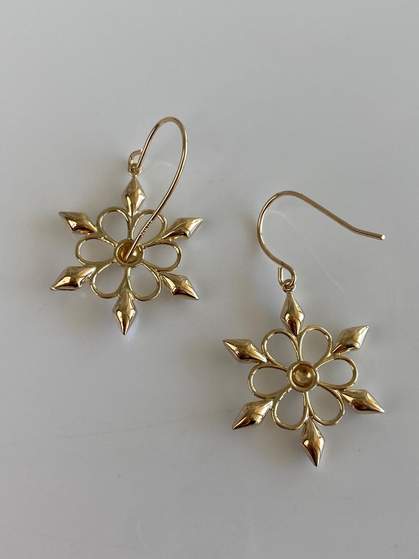 Vintage 14k White & Yellow Gold Open Work Flower Dangle Earrings