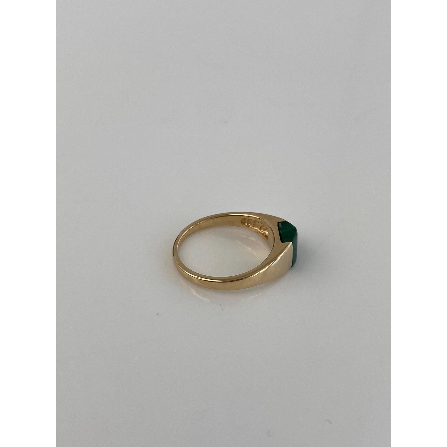 Vintage Solid 14k Yellow Gold Malachite Ring - Size 5.75