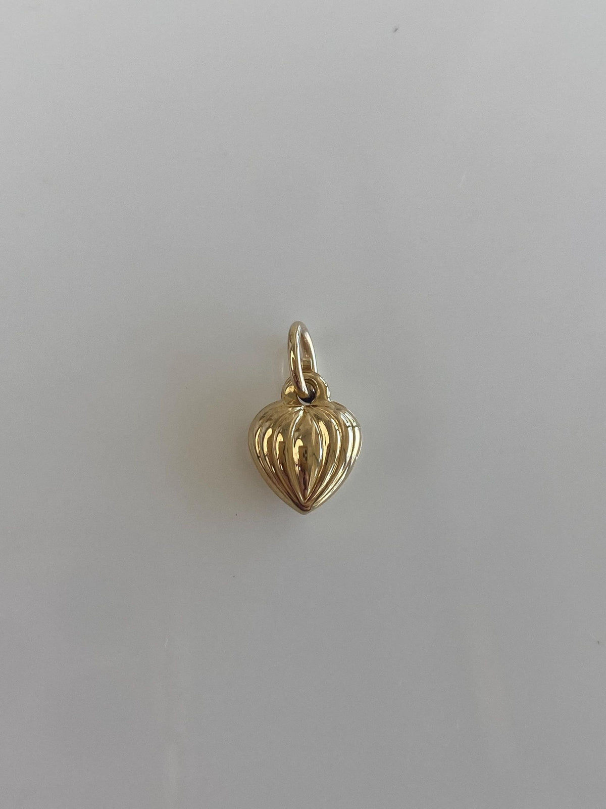 Vintage 10k Yellow Gold Fluted Heart Charm