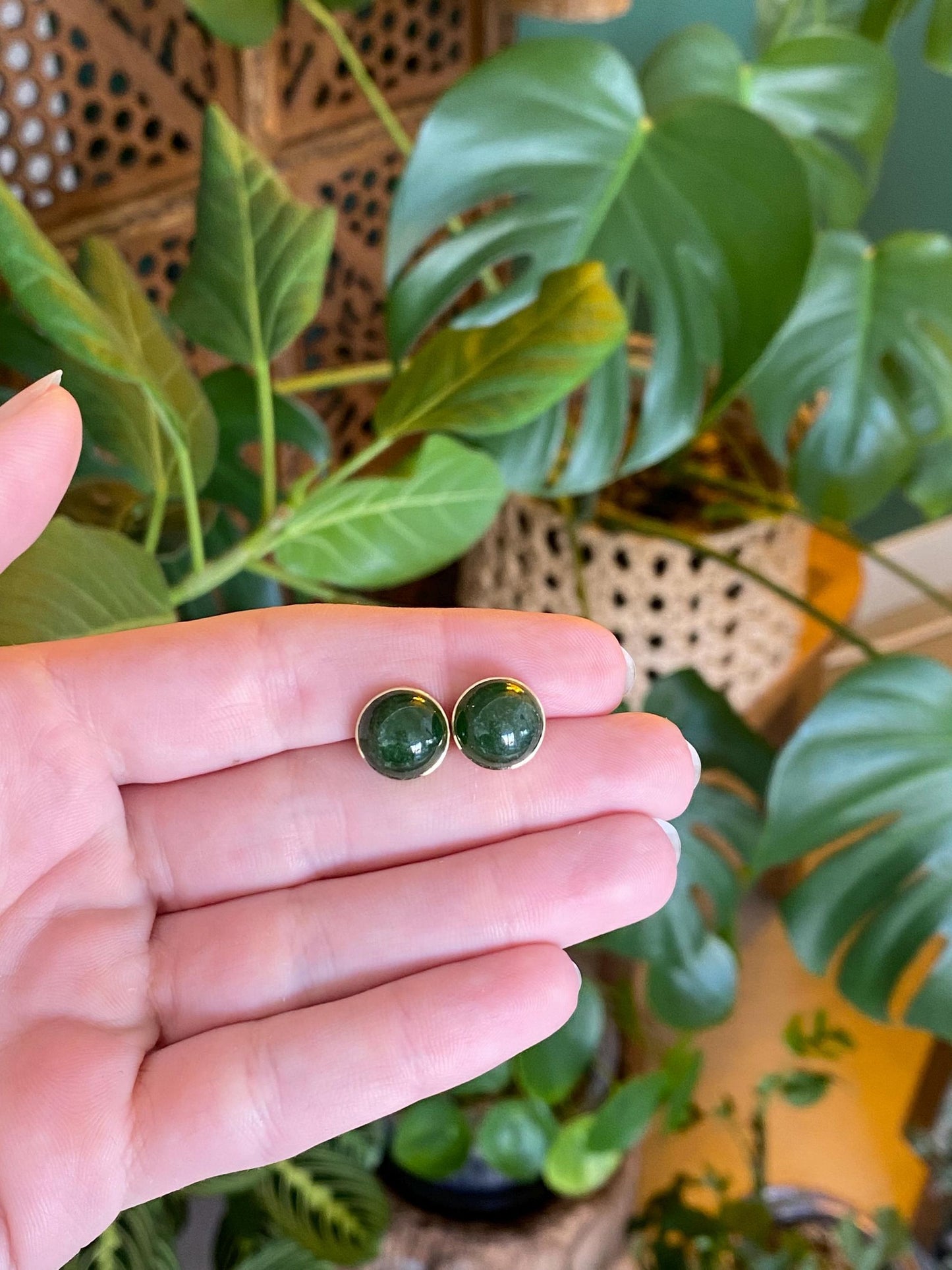 Vintage Solid 14k Yellow Gold Nephrite Stud Earrings