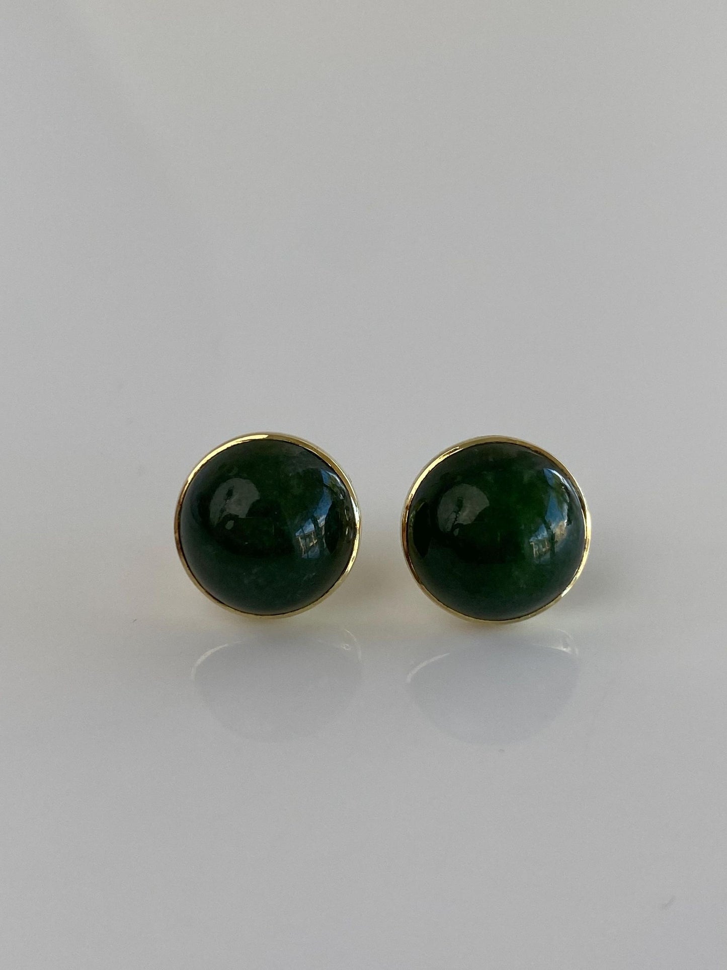 Vintage Solid 14k Yellow Gold Nephrite Stud Earrings