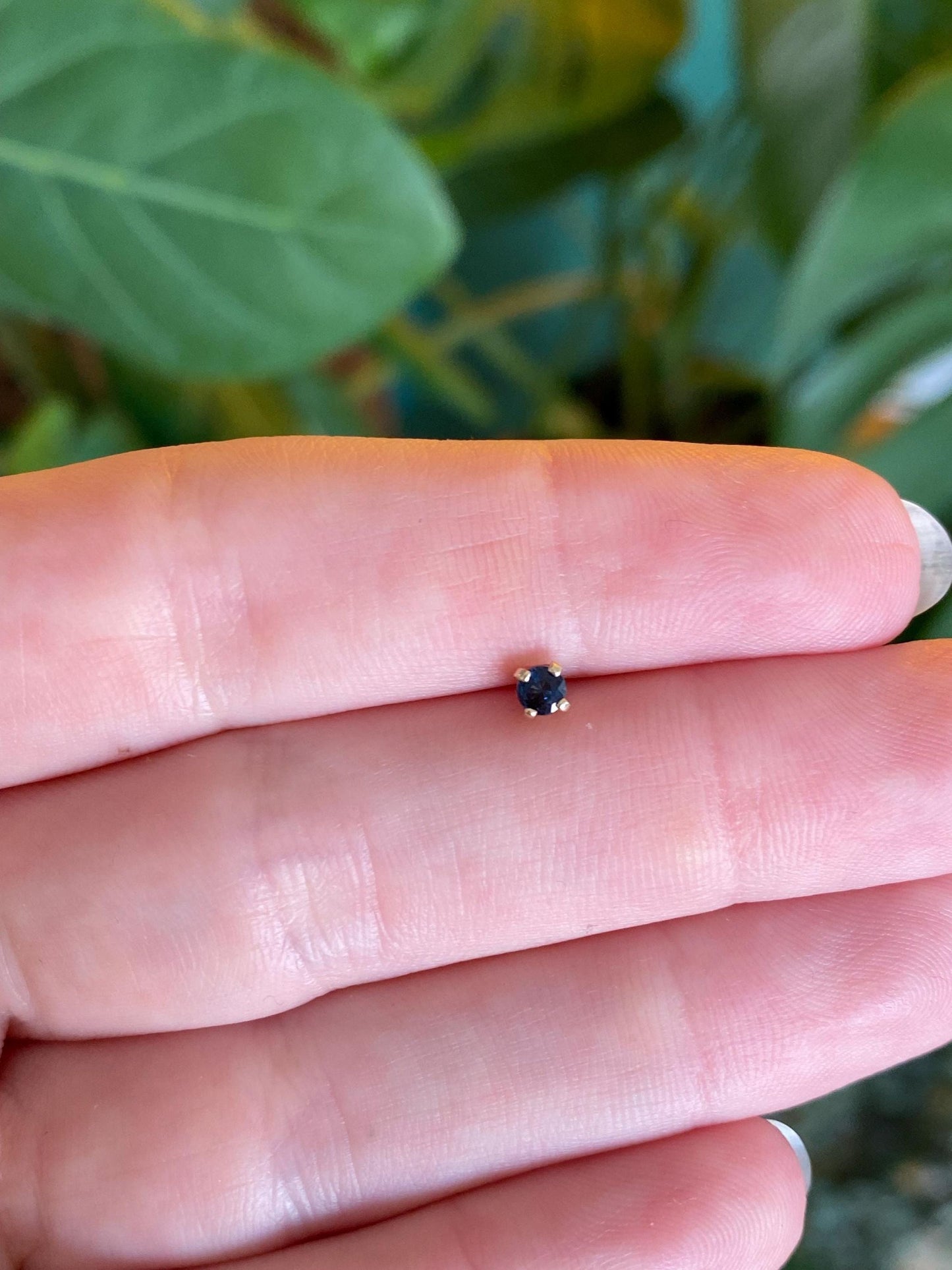 Vintage Solid 14k Yellow Gold SINGLE Blue Sapphire Stud Earring