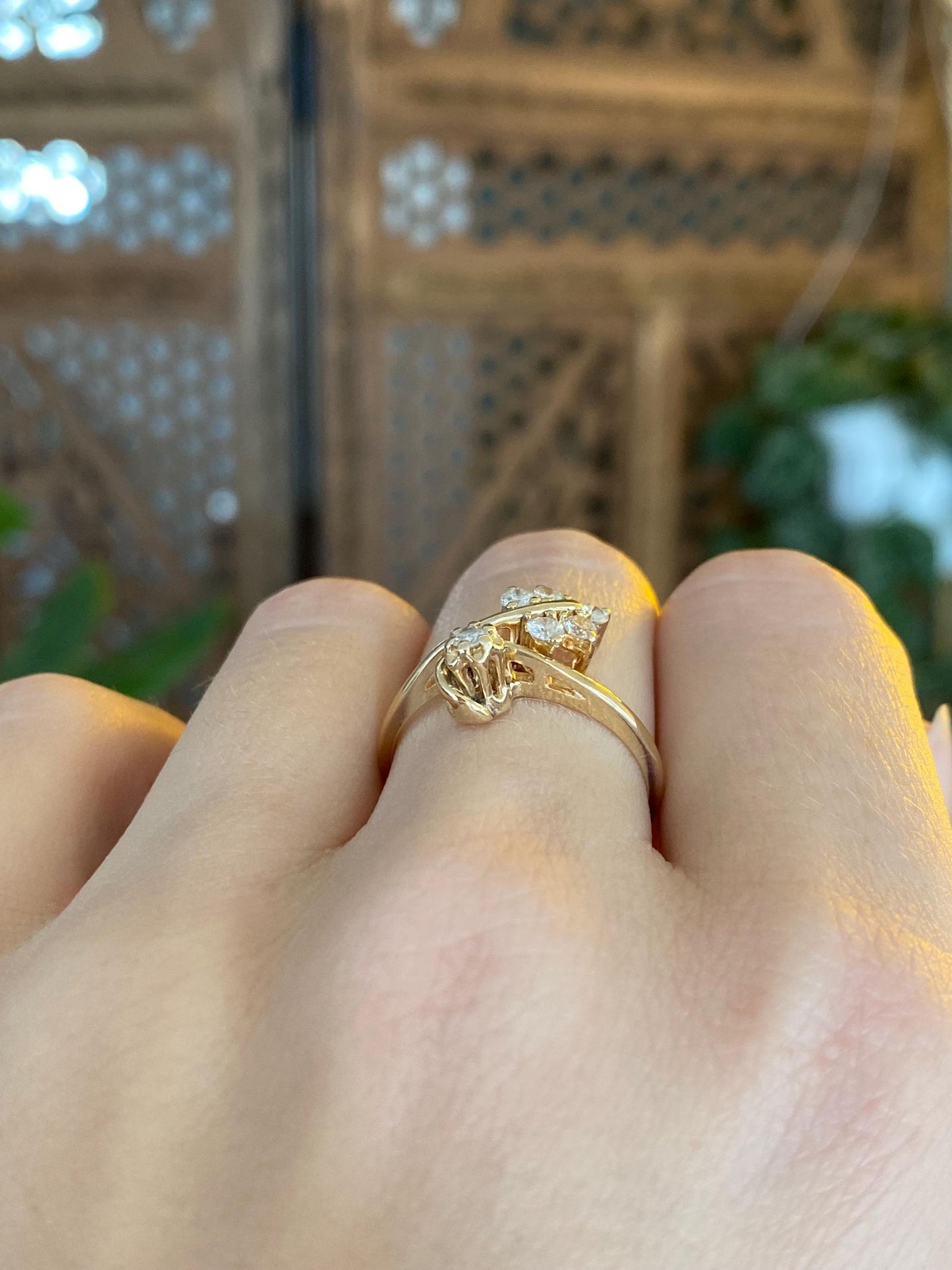 Vintage Solid 14k Yellow Gold Diamond Design Ring - Size 5.25