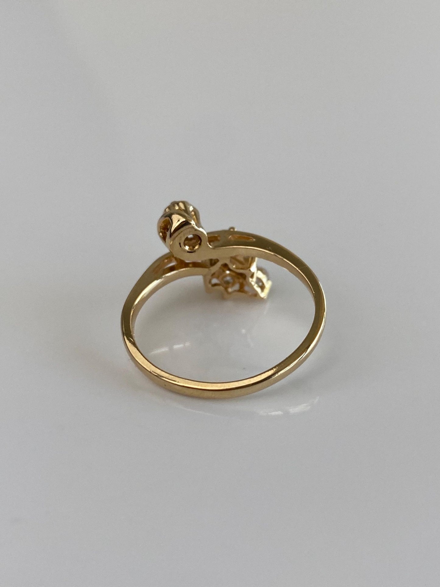 Vintage Solid 14k Yellow Gold Diamond Design Ring - Size 5.25