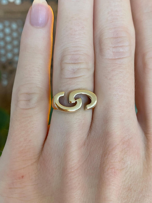 Vintage Solid 14k Yellow Gold C Link Ring - Size 4.25