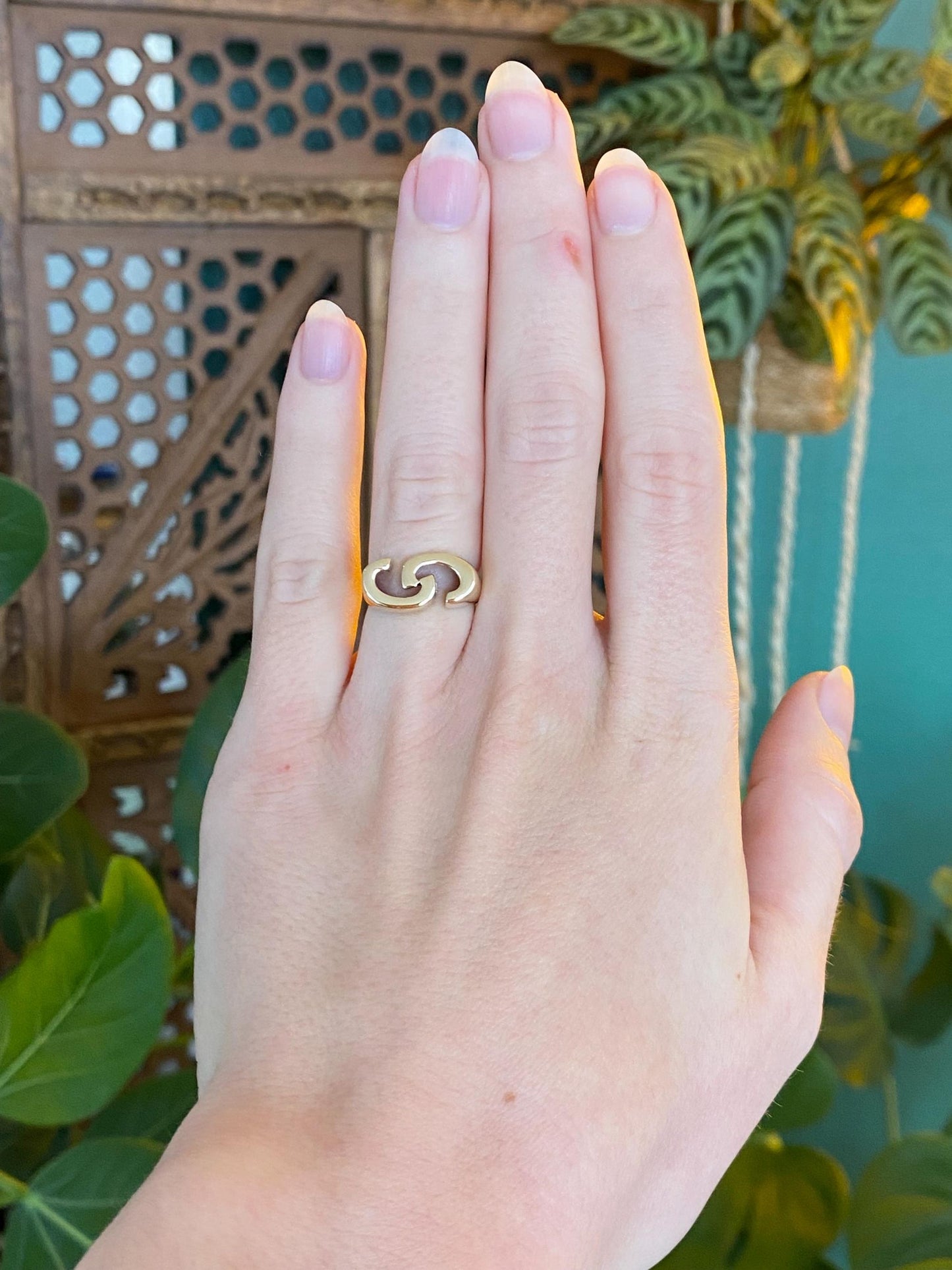 Vintage Solid 14k Yellow Gold C Link Ring - Size 4.25