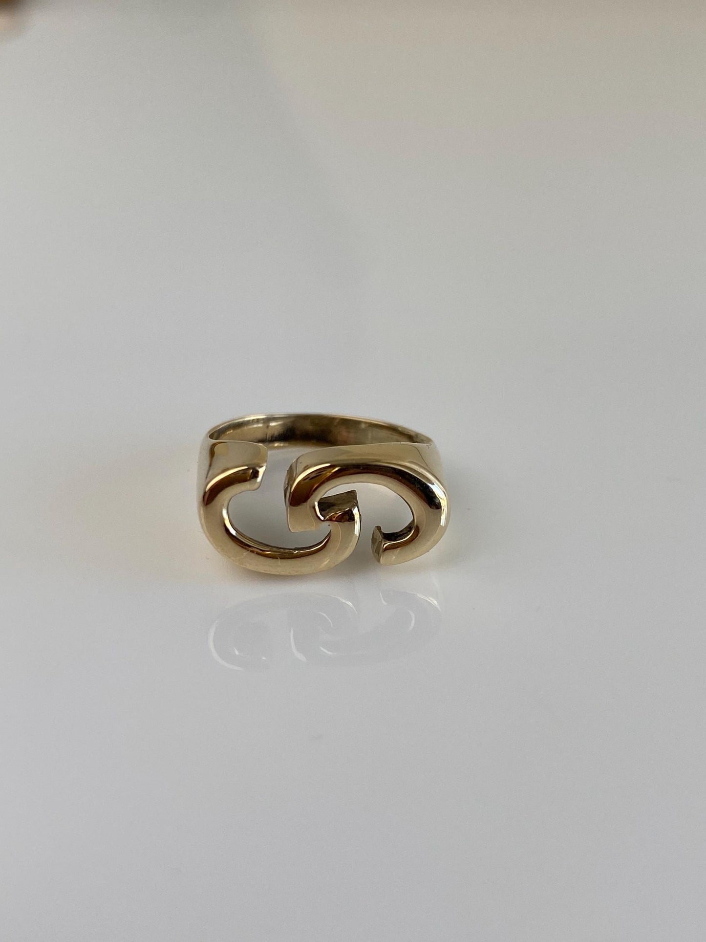 Vintage Solid 14k Yellow Gold C Link Ring - Size 4.25