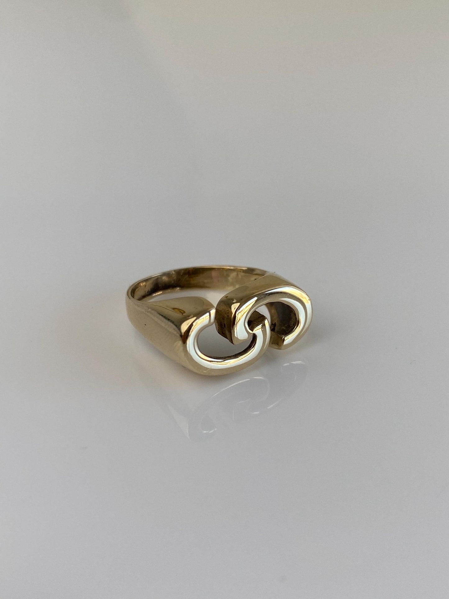 Vintage Solid 14k Yellow Gold C Link Ring - Size 4.25