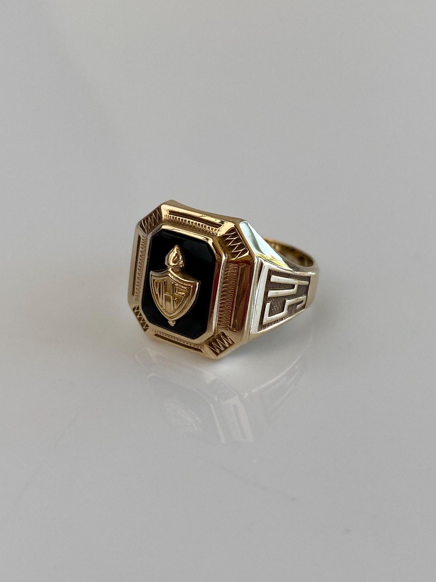 Vintage Solid 10k Yellow Gold Black Onyx WHS 1954 Class Ring - Size 5.25