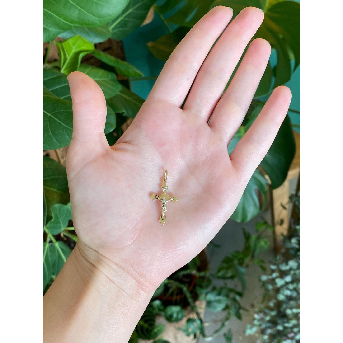 Vintage Solid 14k Yellow Gold Crucifix Cross Charm