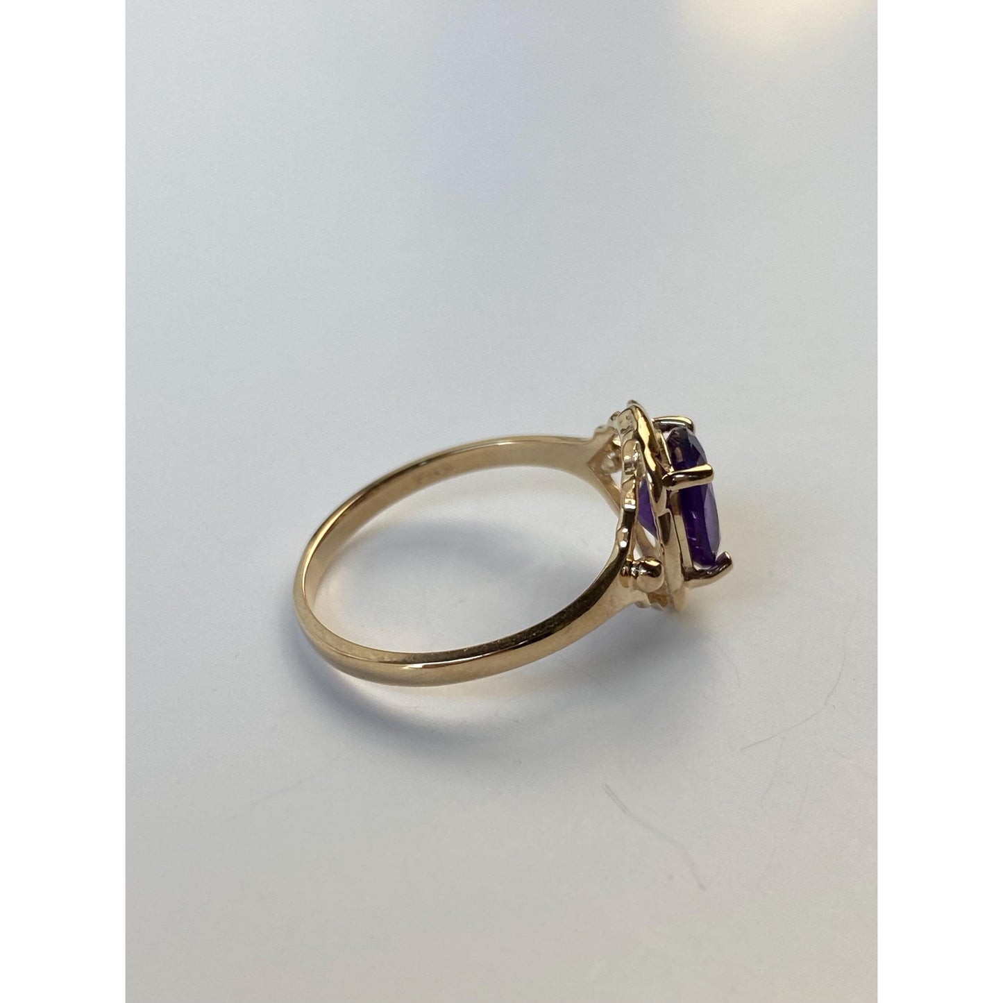 Vintage Solid 14k Yellow Gold Amethyst Ring - Size 6.5