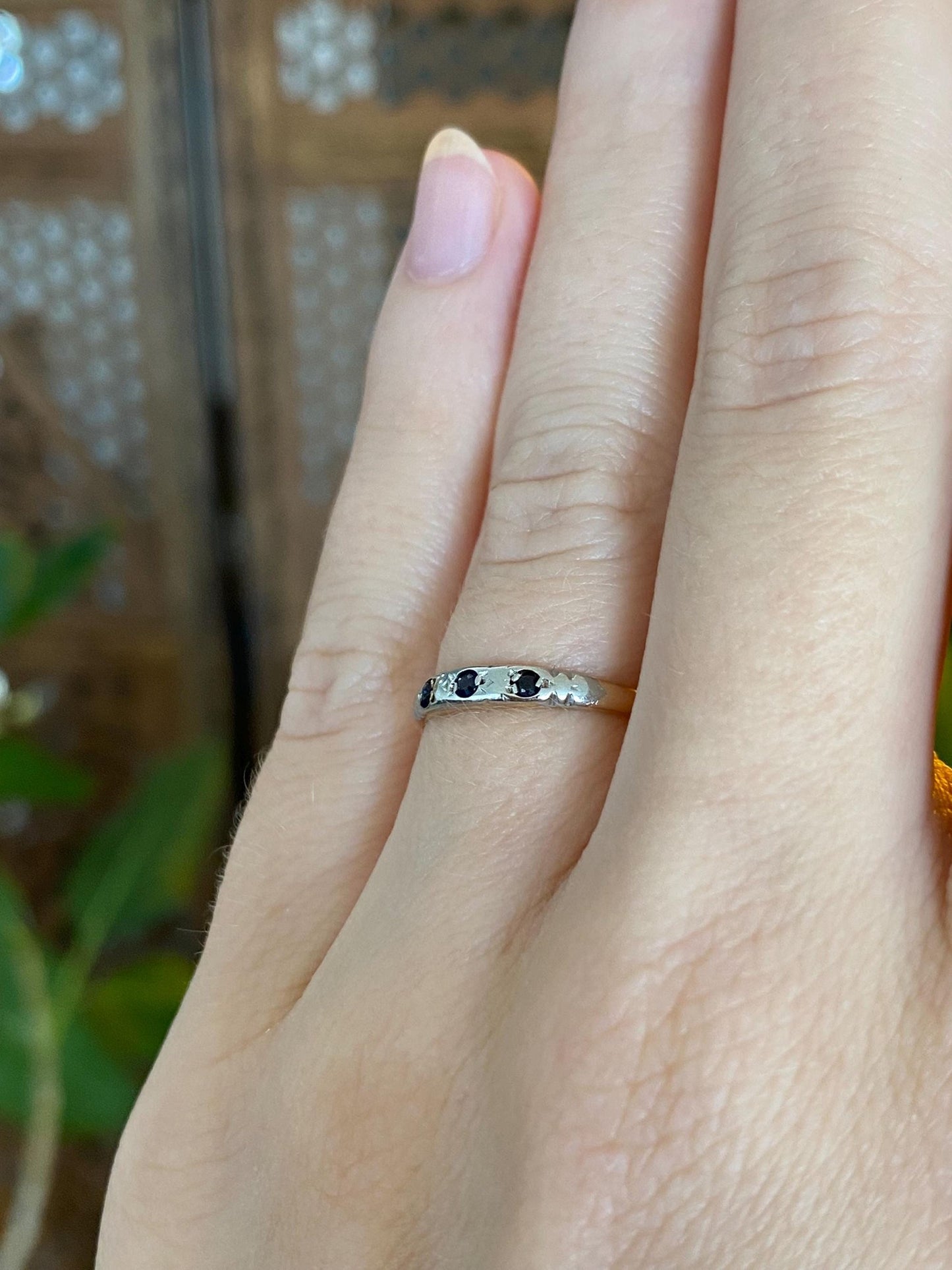 Vintage Solid 14k White & Yellow Gold Blue Spinel Ring Band - Size 5.25