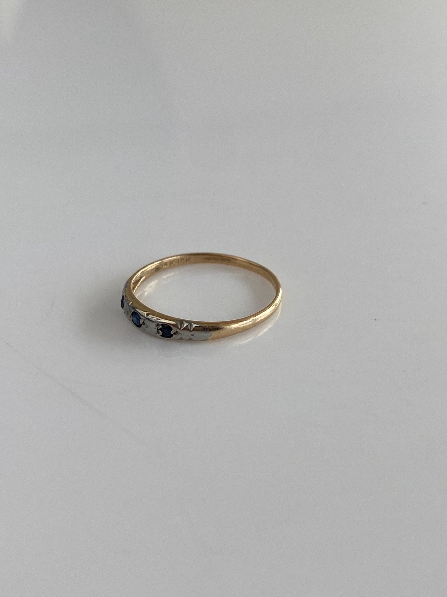Vintage Solid 14k White & Yellow Gold Blue Spinel Ring Band - Size 5.25