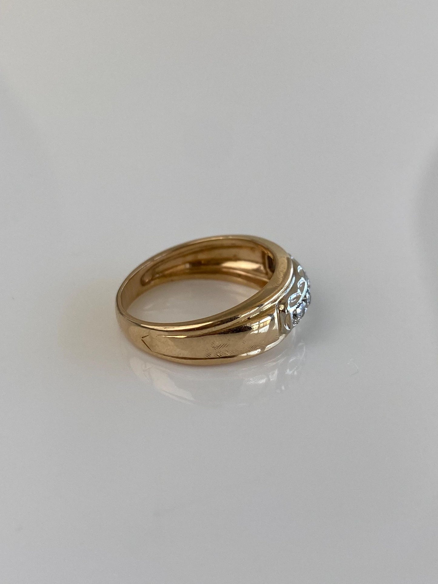 Vintage Solid 14k White & Yellow Gold Diamond Ring Band - Size 5.75
