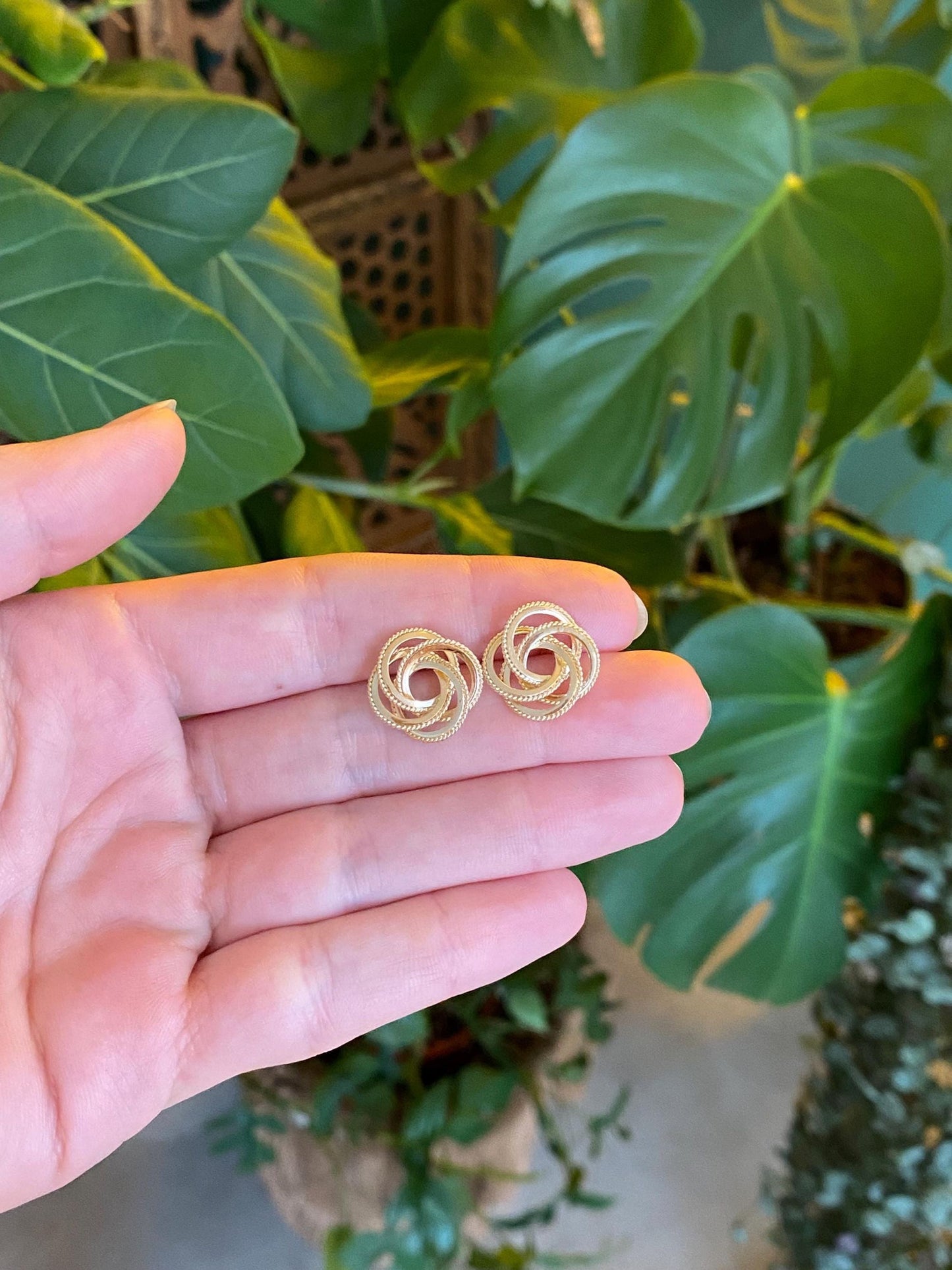 Vintage 14k Yellow Gold Knot Stud Earrings