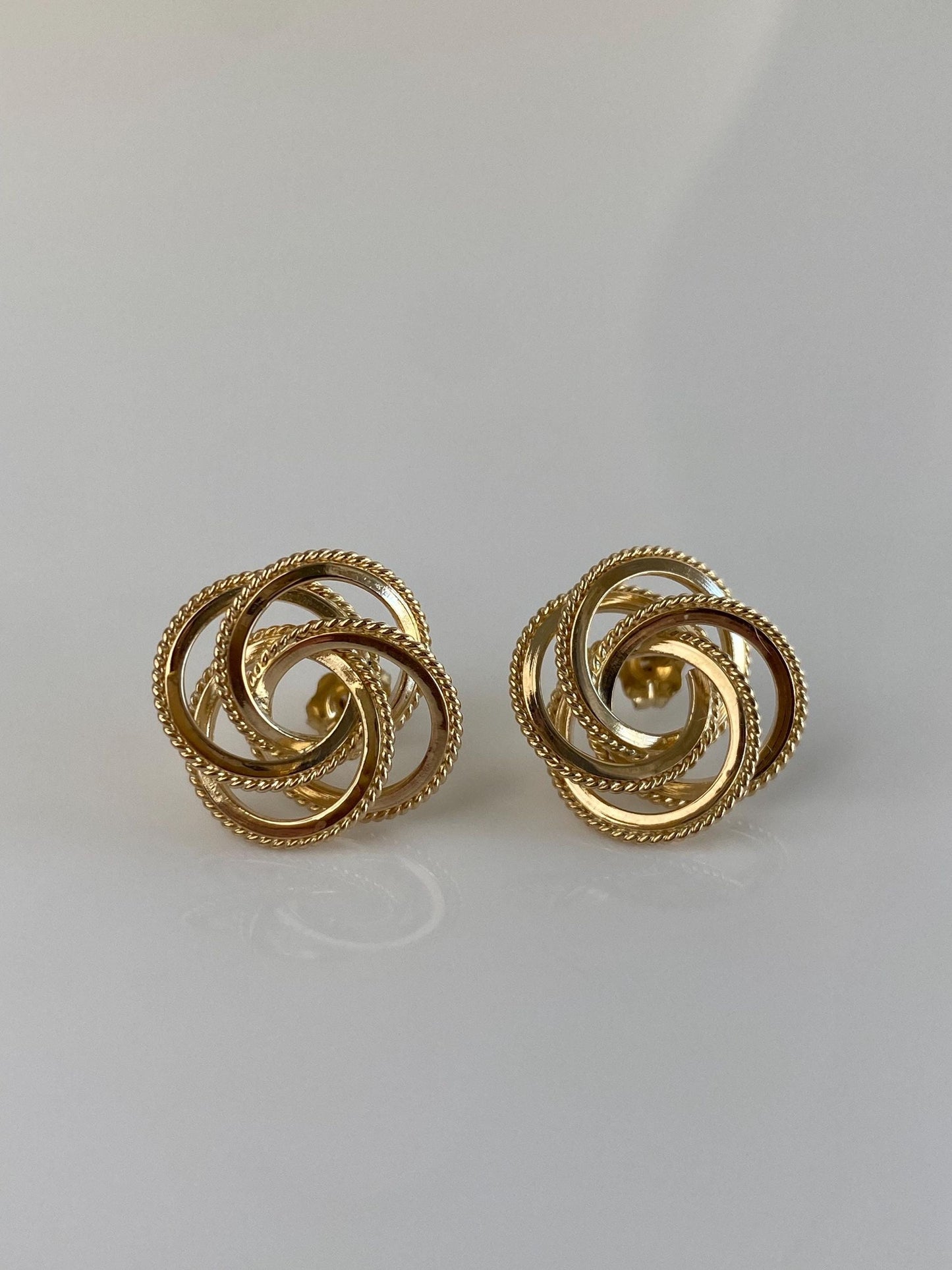 Vintage 14k Yellow Gold Knot Stud Earrings
