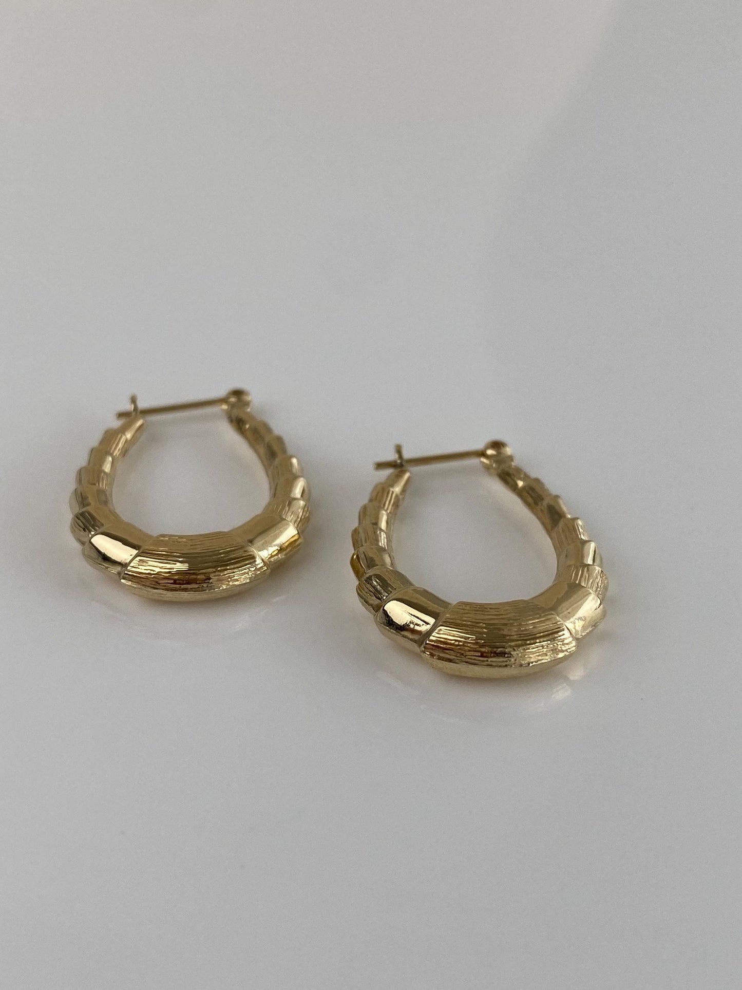 Vintage 14k Yellow Gold Design Hoop Earrings