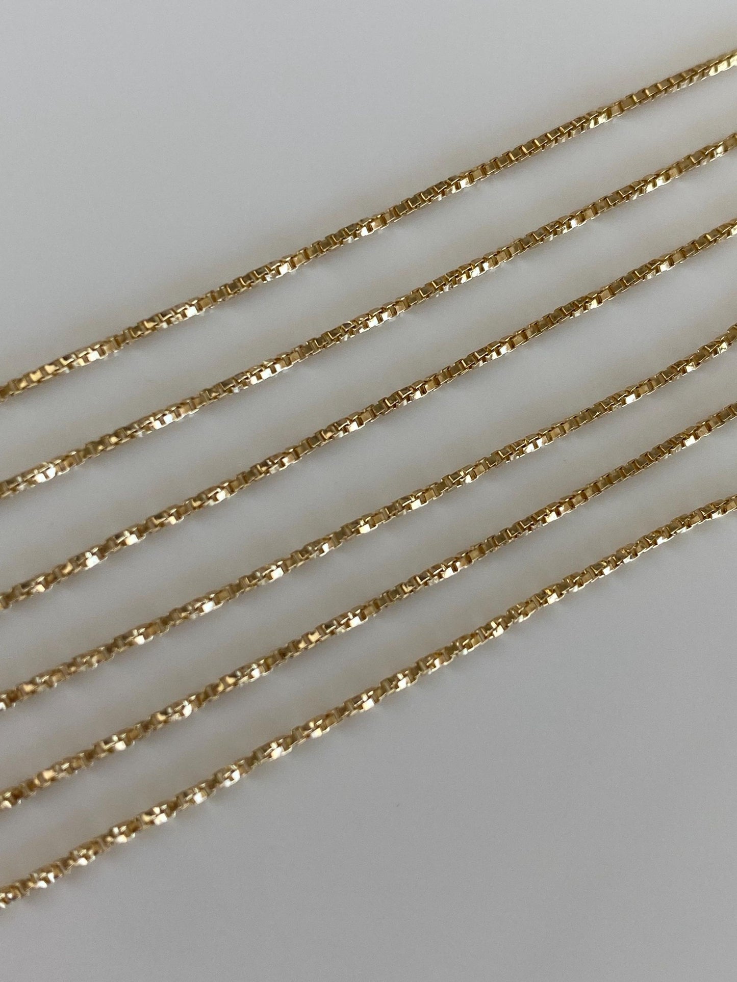 Vintage Solid 14k Yellow Gold Twisted Box Chain Necklace - 18.25 inches