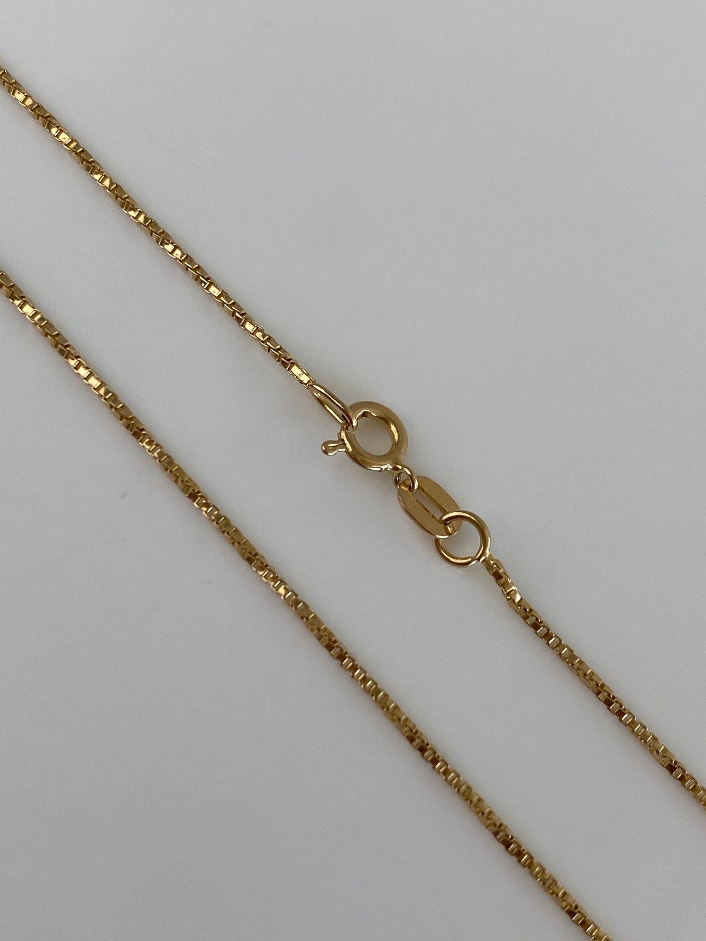 Vintage Solid 14k Yellow Gold Twisted Box Chain Necklace - 18.25 inches