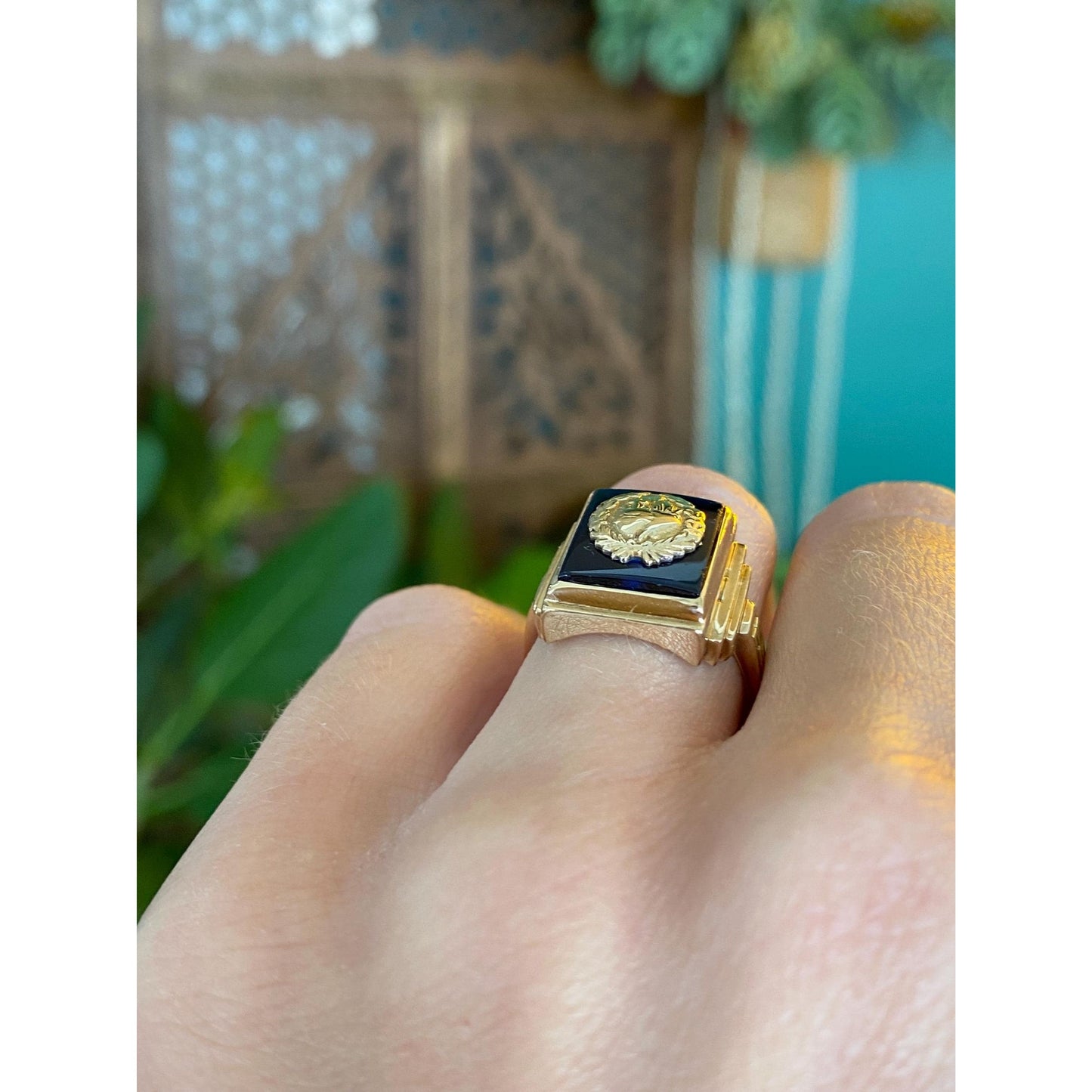 Vintage Solid 10k Yellow Gold Blue Spinel Sacred Heart Class Ring - Size 5.5