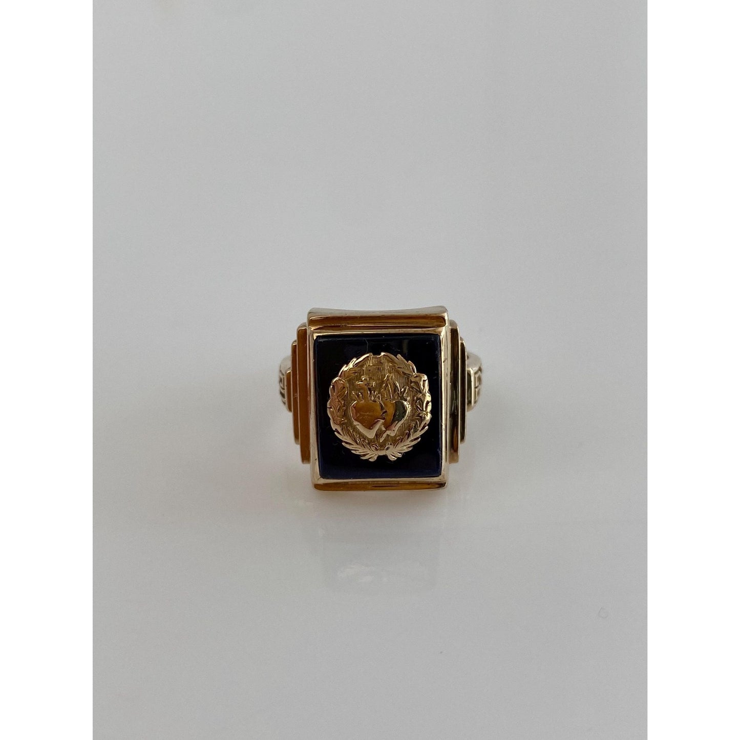 Vintage Solid 10k Yellow Gold Blue Spinel Sacred Heart Class Ring - Size 5.5