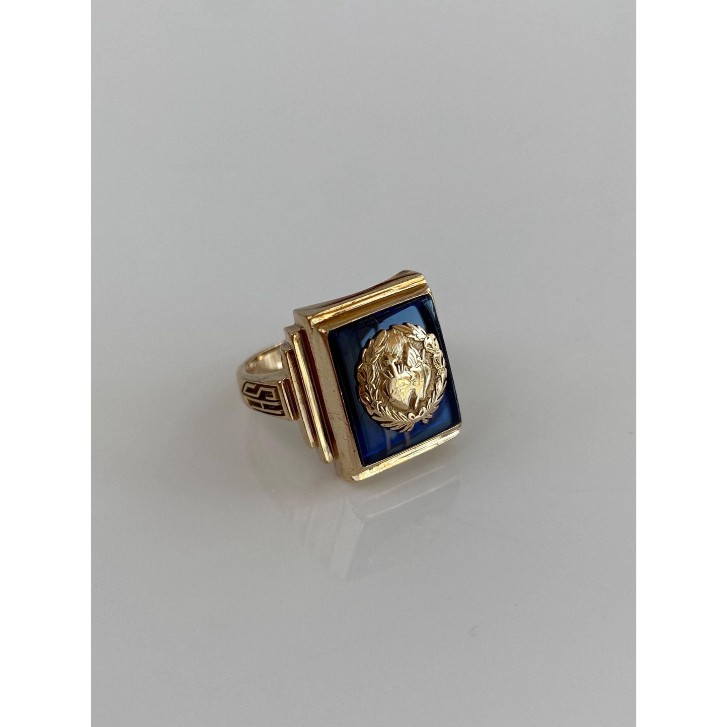 Vintage Solid 10k Yellow Gold Blue Spinel Sacred Heart Class Ring - Size 5.5