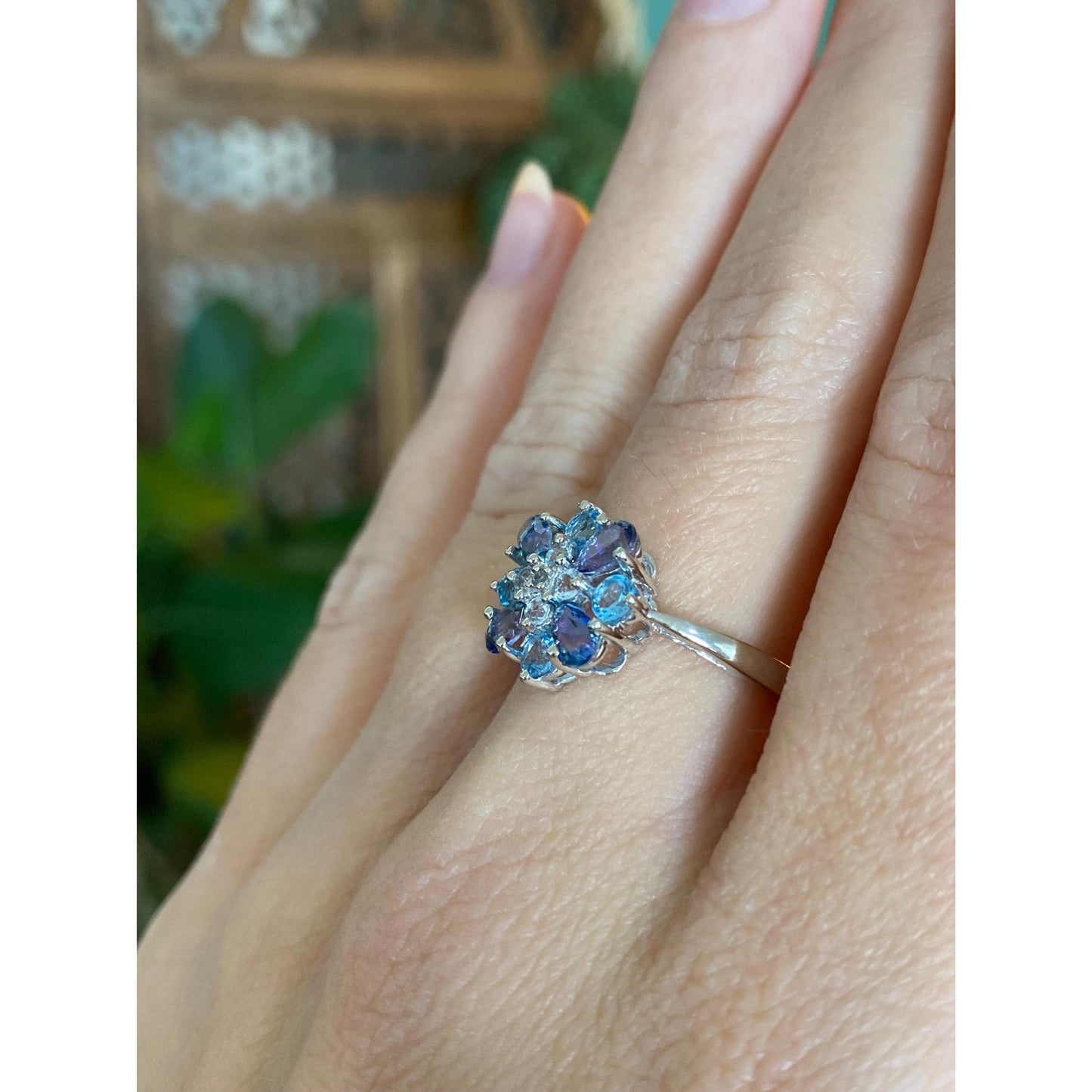 Vintage Solid 10k White Gold Clear & Blue Spinel Cluster Ring - Size 7