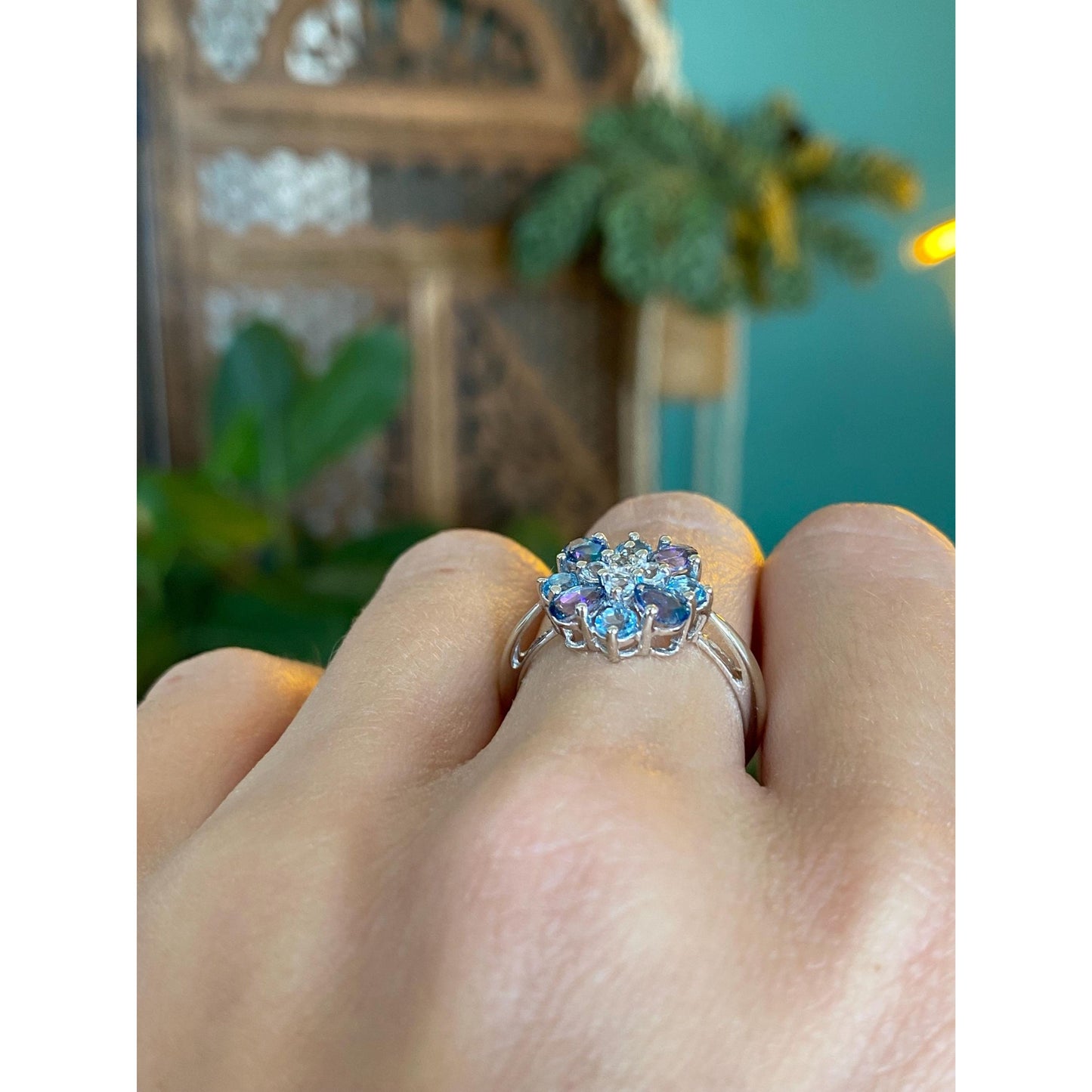 Vintage Solid 10k White Gold Clear & Blue Spinel Cluster Ring - Size 7