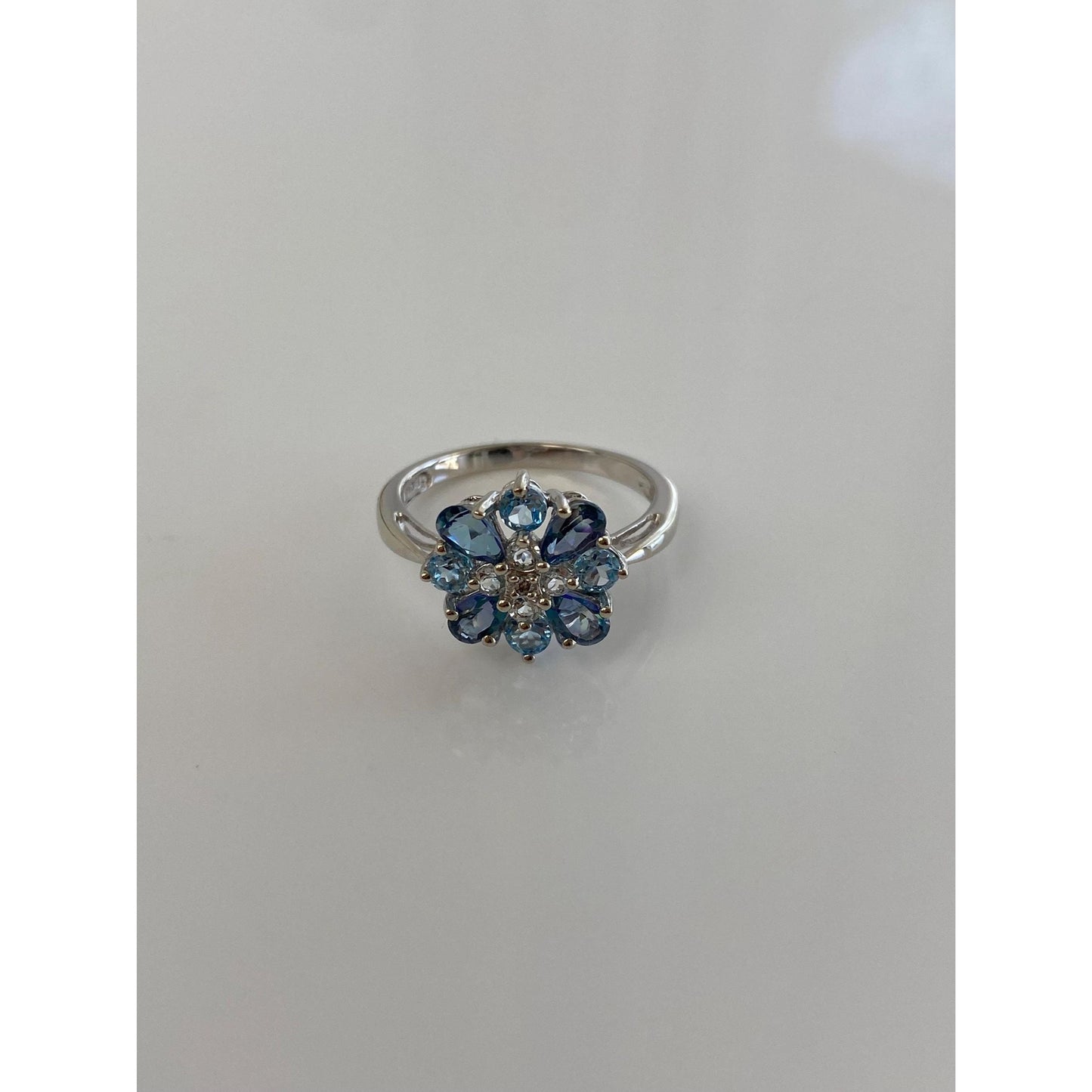 Vintage Solid 10k White Gold Clear & Blue Spinel Cluster Ring - Size 7
